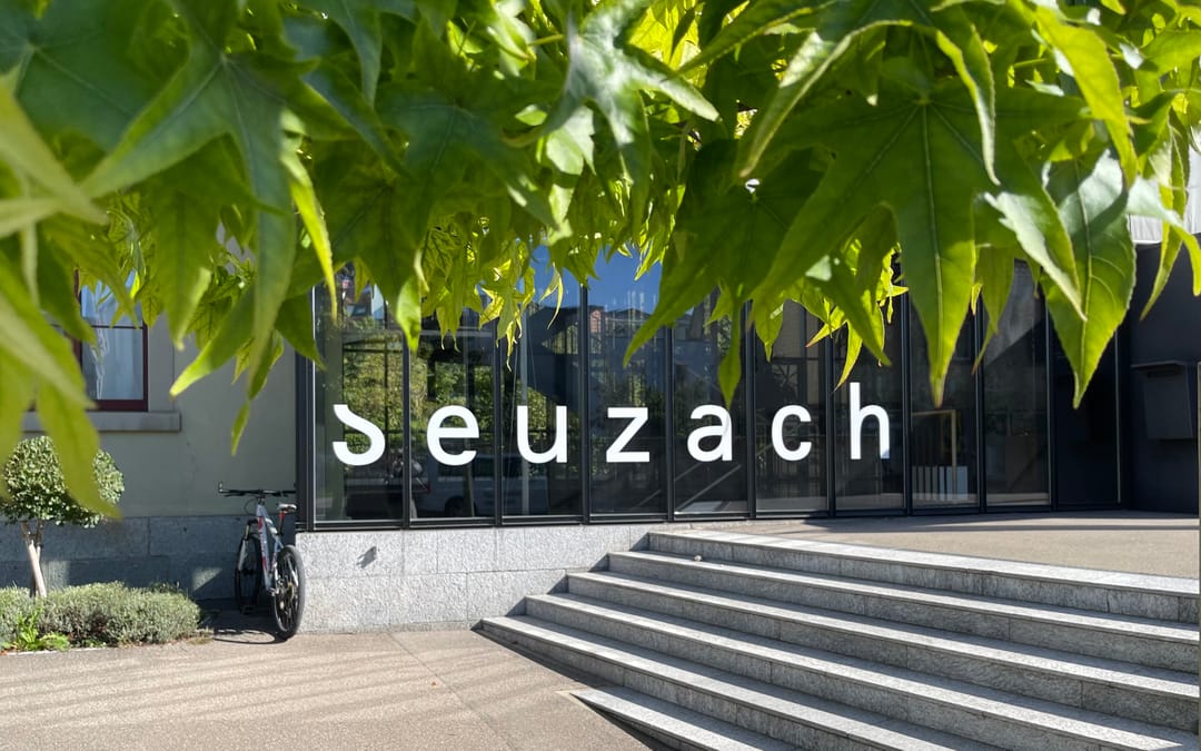 Seuzach ist eine lebensfrohe Gemeinde im Bezirk Winterthur.