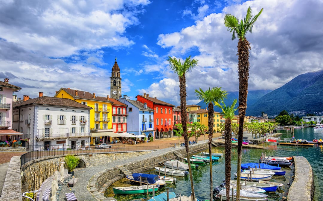Ascona am Lago Maggiore mit regelmässigen Busverbindungen