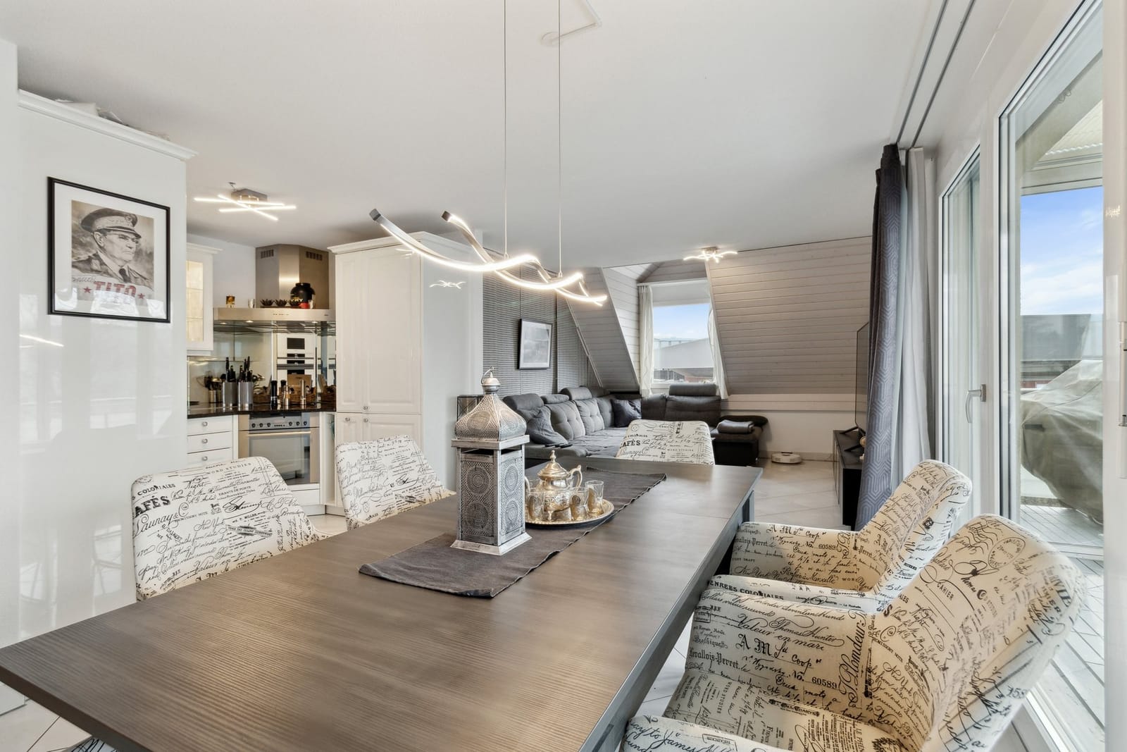 Exklusive 3,5-Zimmer-Wohnung nahe Zürich – modern & stilvoll — Ansicht 1