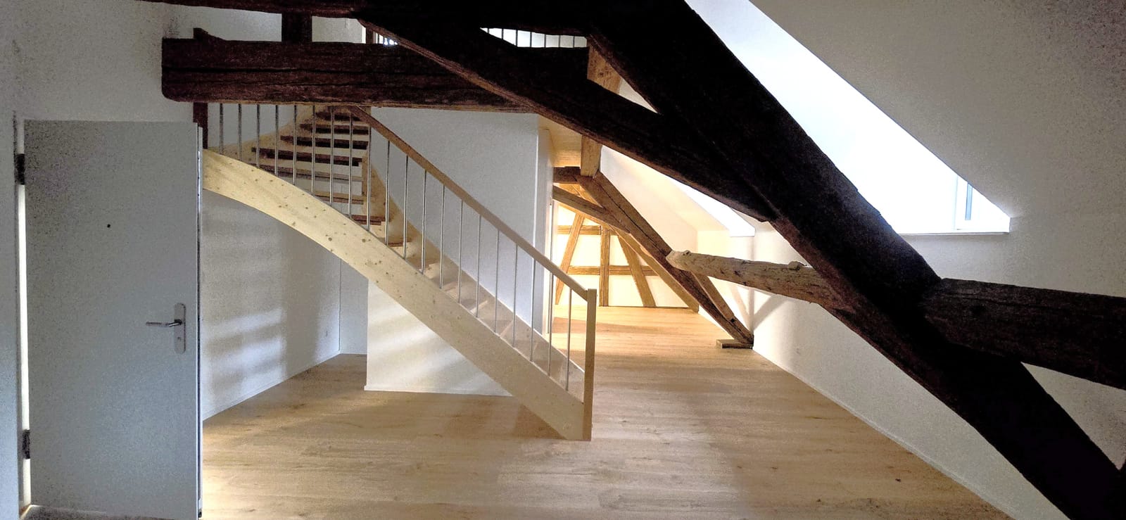 Historischer Charme trifft modernes Wohnen – 2½-Zimmer-Galeriewohnung beim Bahnhof Stein AG — Ansicht 2
