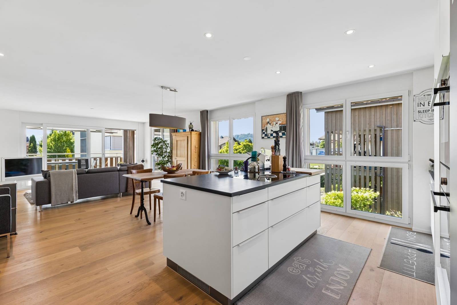 Staufen: Moderne 4.5-Zi.-Wohnung mit grossem Balkon, ruhig — Ansicht 1