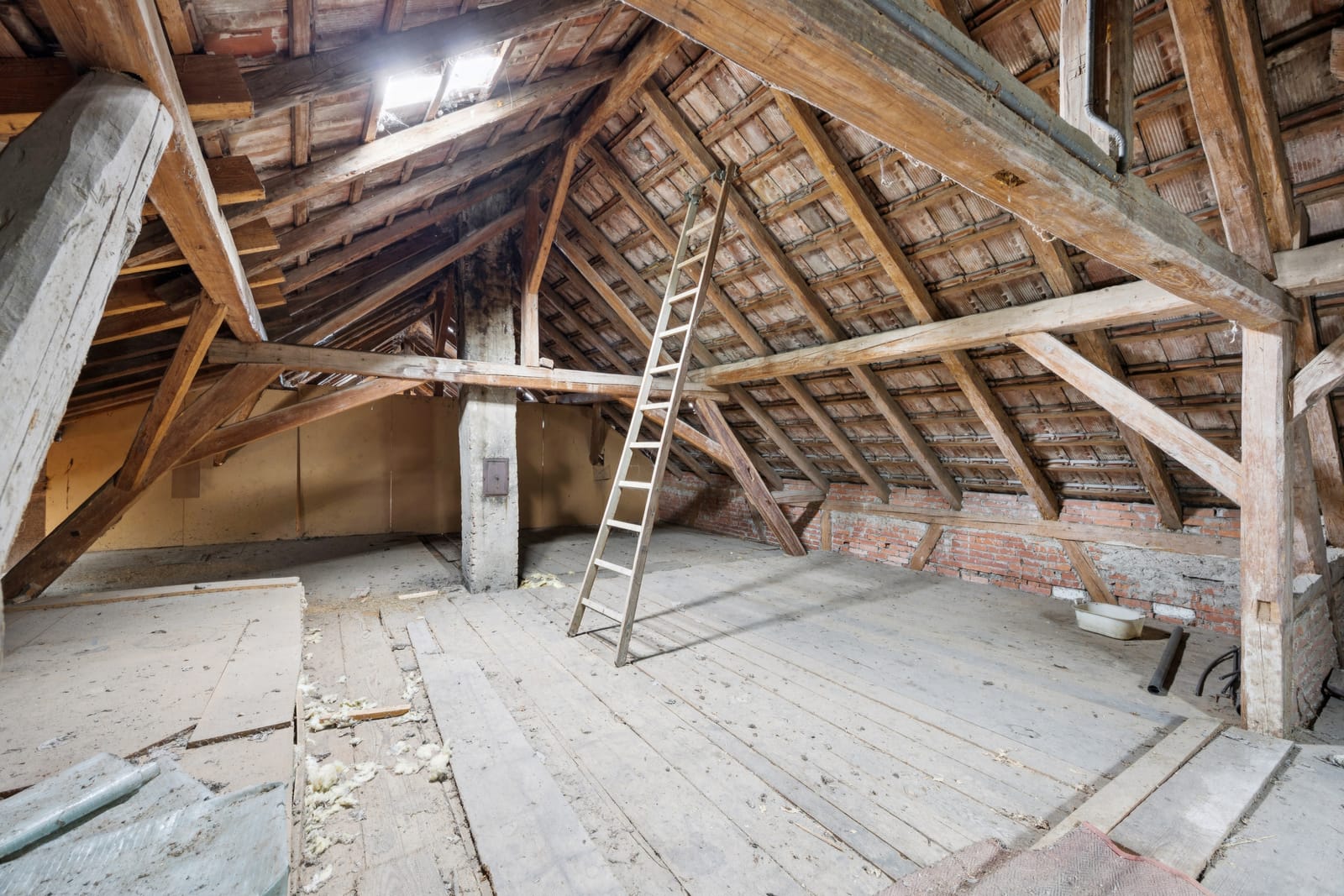 Grosszügiges 7-Zimmer-Haus in Leibstadt mit grosser Dachterrasse und viel Potenzial — Ansicht 20