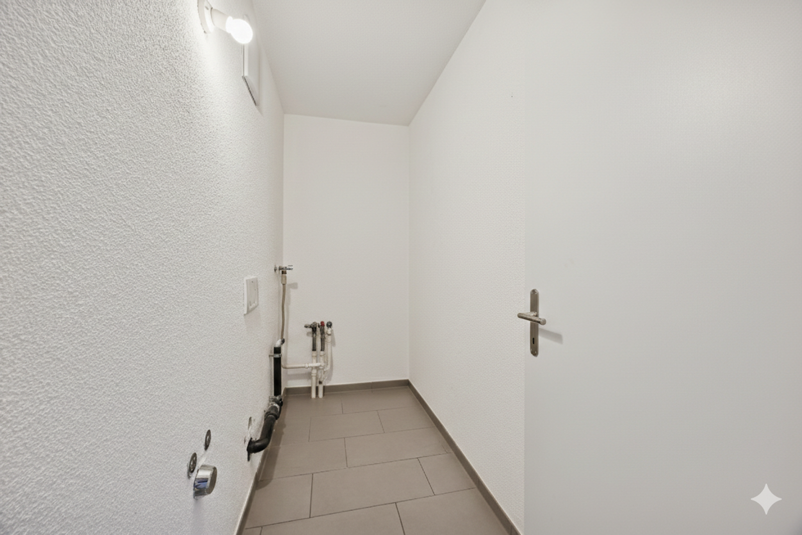 Attraktive 3-Zimmer-Eigentumswohnung mit 28.6 m² Terrasse und Lift — Ansicht 8