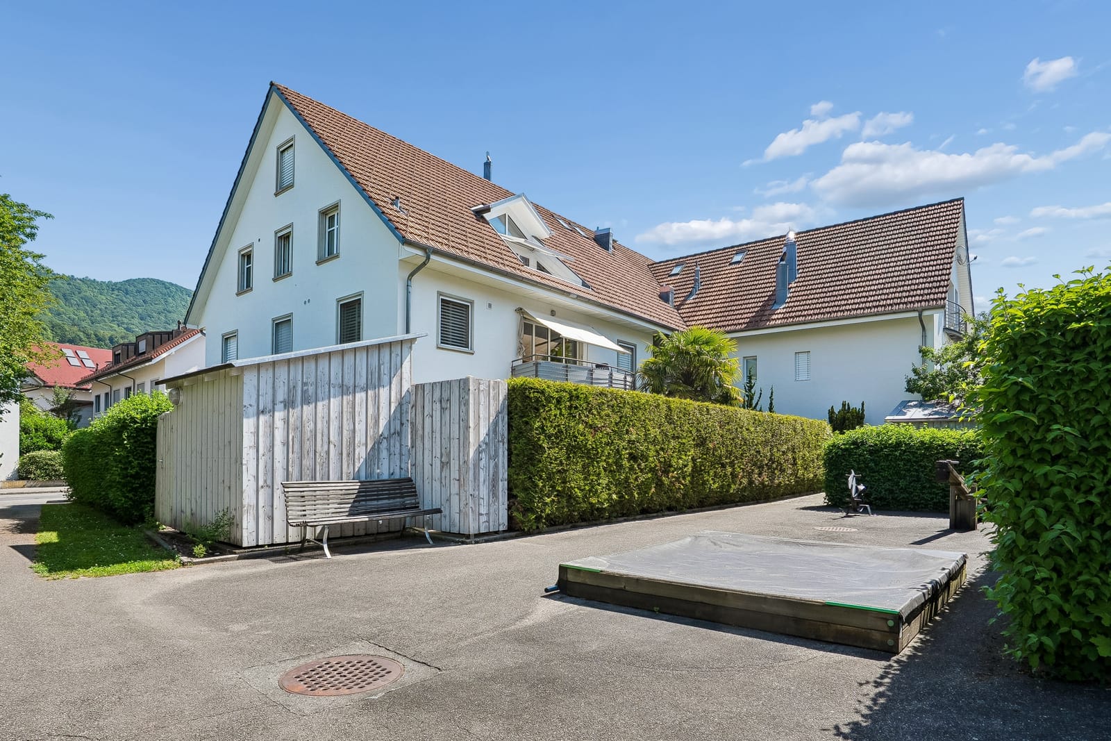 Gartenwohnung mit Einfamilienhausgefühl – 260 m² Privatgarten — Ansicht 1