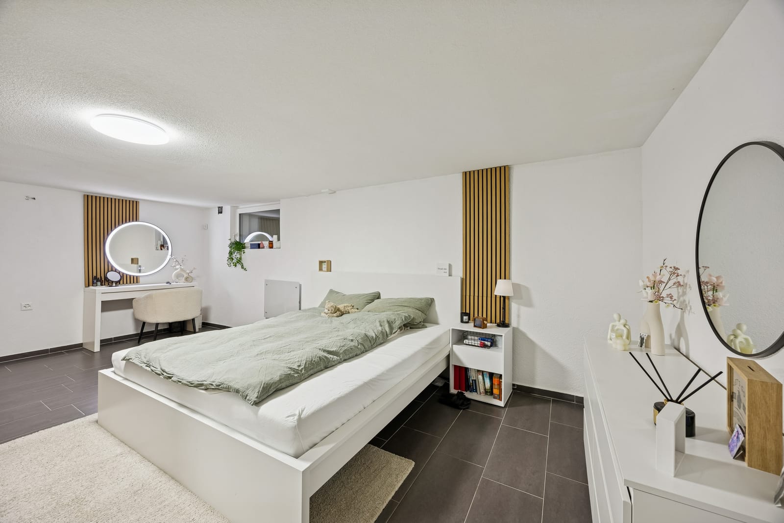 Stilvoll renoviertes 5.5-Zimmer-Reihenhaus mit 166 m² Wohnkomfort und grosser Terrasse — Ansicht 7