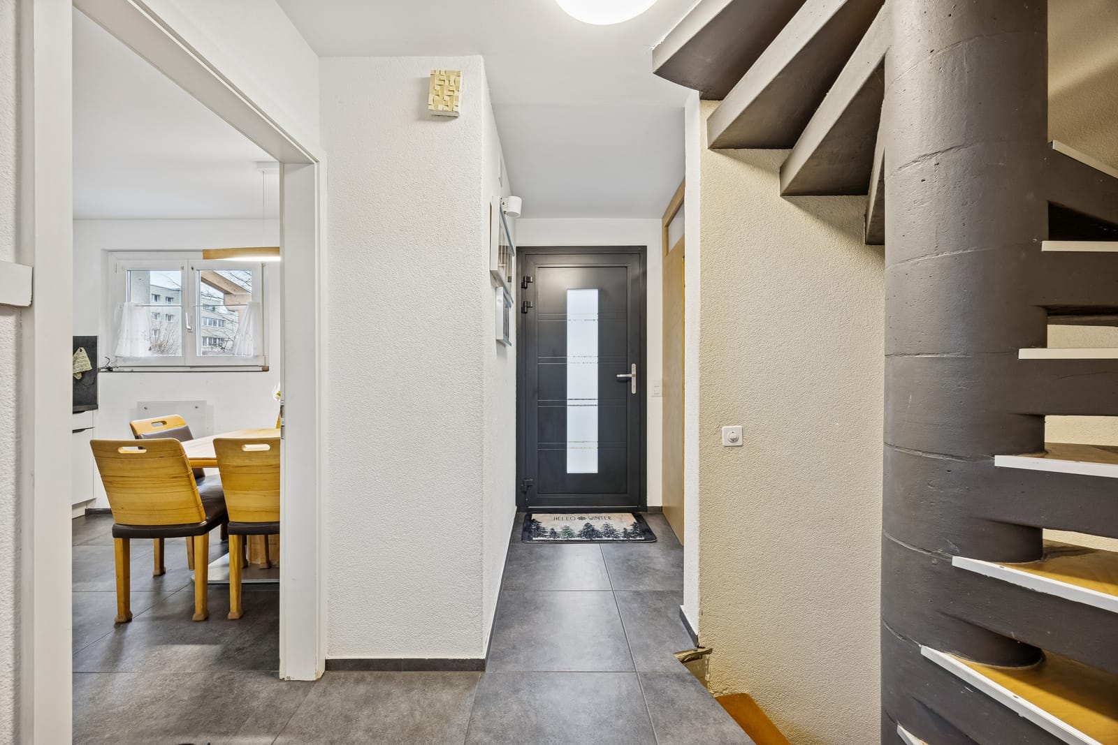 Stilvoll renoviertes 5.5-Zimmer-Reihenhaus mit 166 m² Wohnkomfort und grosser Terrasse — Ansicht 29