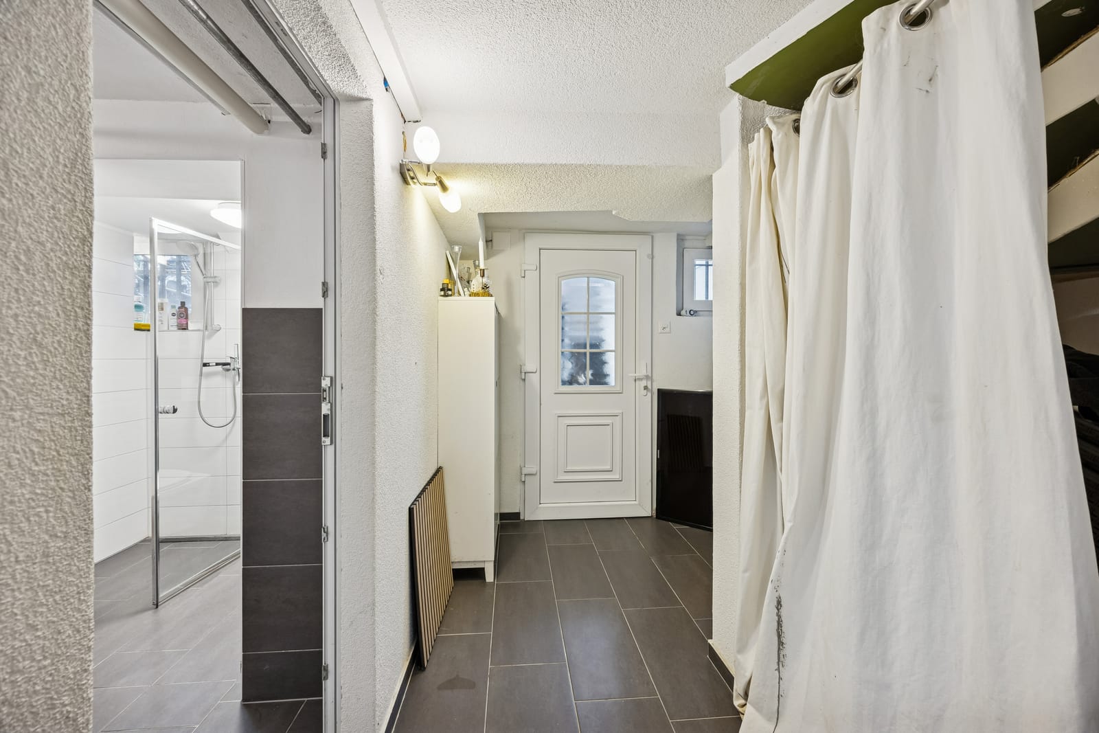 Stilvoll renoviertes 5.5-Zimmer-Reihenhaus mit 166 m² Wohnkomfort und grosser Terrasse — Ansicht 24