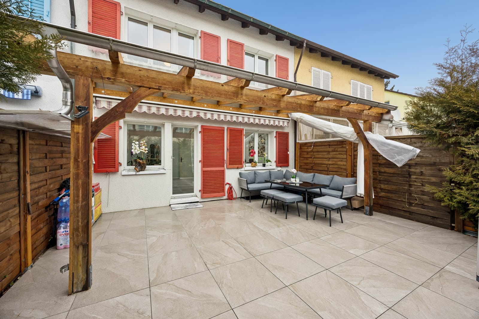 Stilvoll renoviertes 5.5-Zimmer-Reihenhaus mit 166 m² Wohnkomfort und grosser Terrasse — Ansicht 10