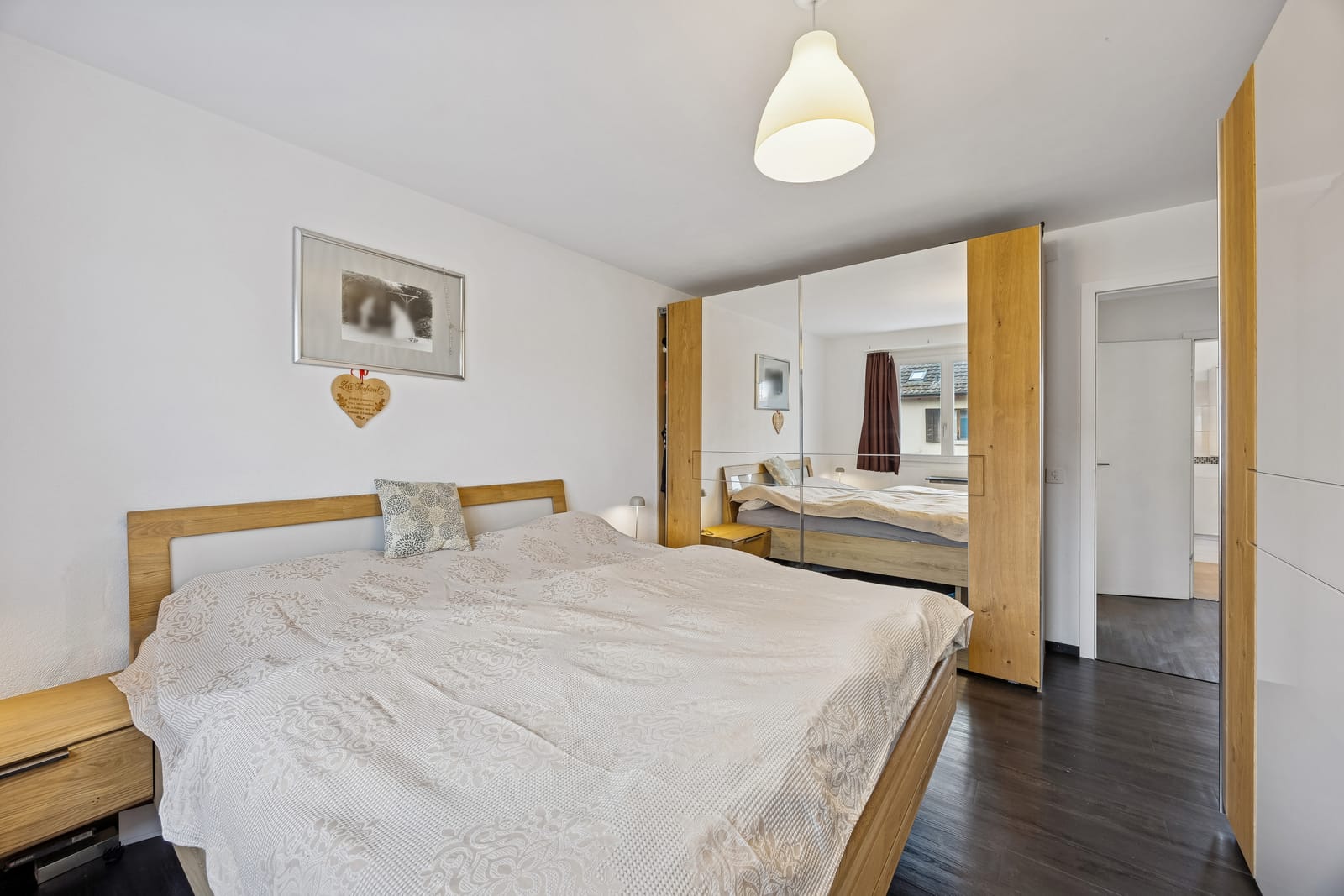 Stilvoll renoviertes 5.5-Zimmer-Reihenhaus mit 166 m² Wohnkomfort und grosser Terrasse — Ansicht 12
