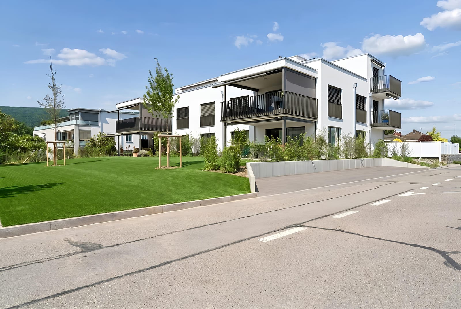 Wohnen wie im Einfamilienhaus – 4.5 Zimmer mit riesigem Privatgarten — Ansicht 1