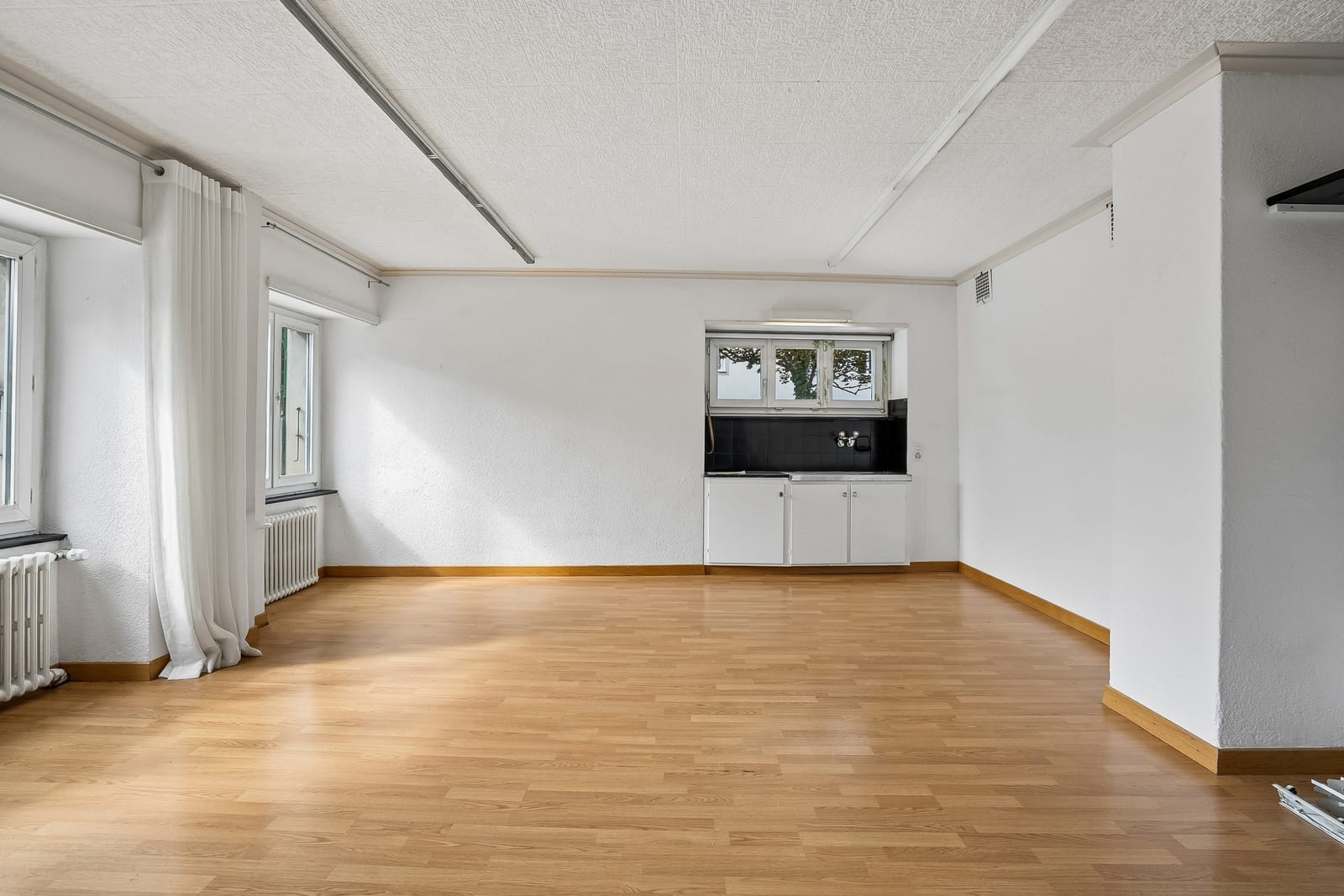 Zentrales Wohn- & Geschäftshaus mit Terrasse in Frick — Ansicht 18