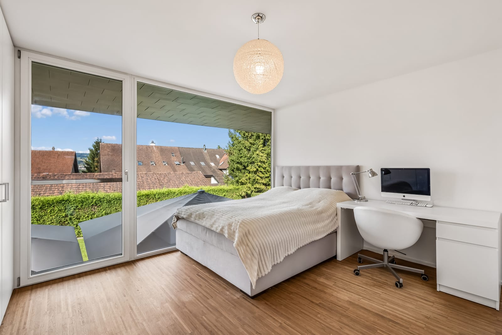Wohnen wie im Ferienresort – Architektenhaus mit Pool und Garten — Ansicht 17