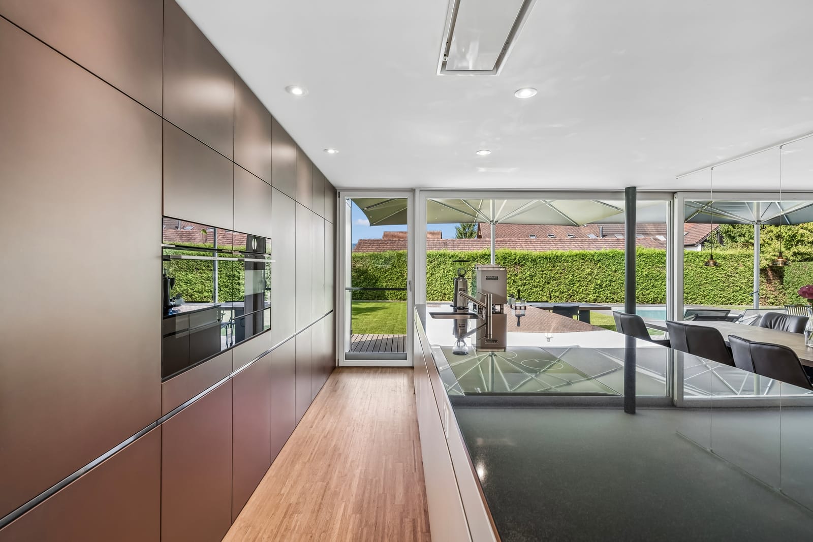 Wohnen wie im Ferienresort – Architektenhaus mit Pool und Garten — Ansicht 8