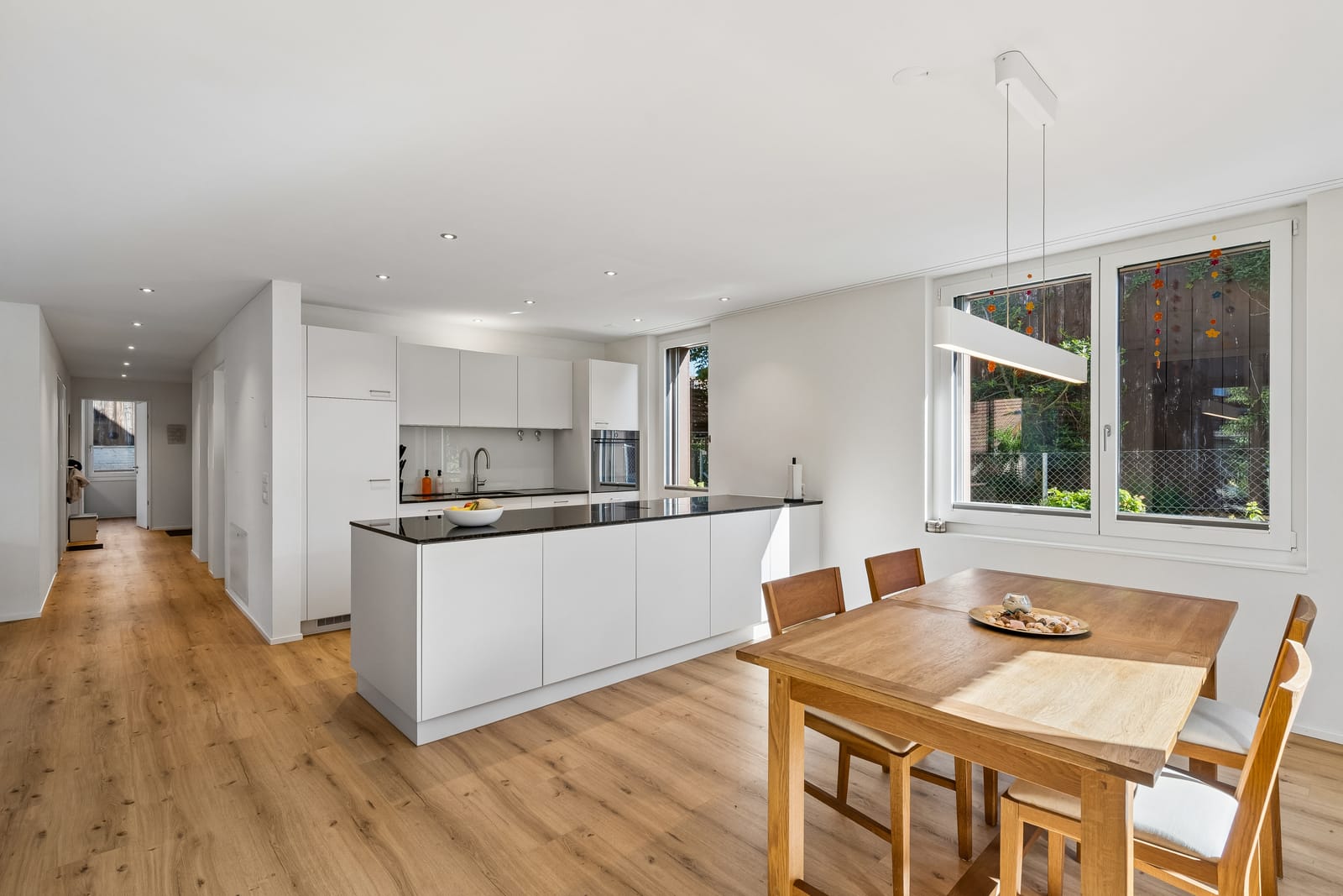 Zentral, ruhig und lichtdurchflutet - Ihr neues Zuhause im Herzen von Hettlingen — Ansicht 6
