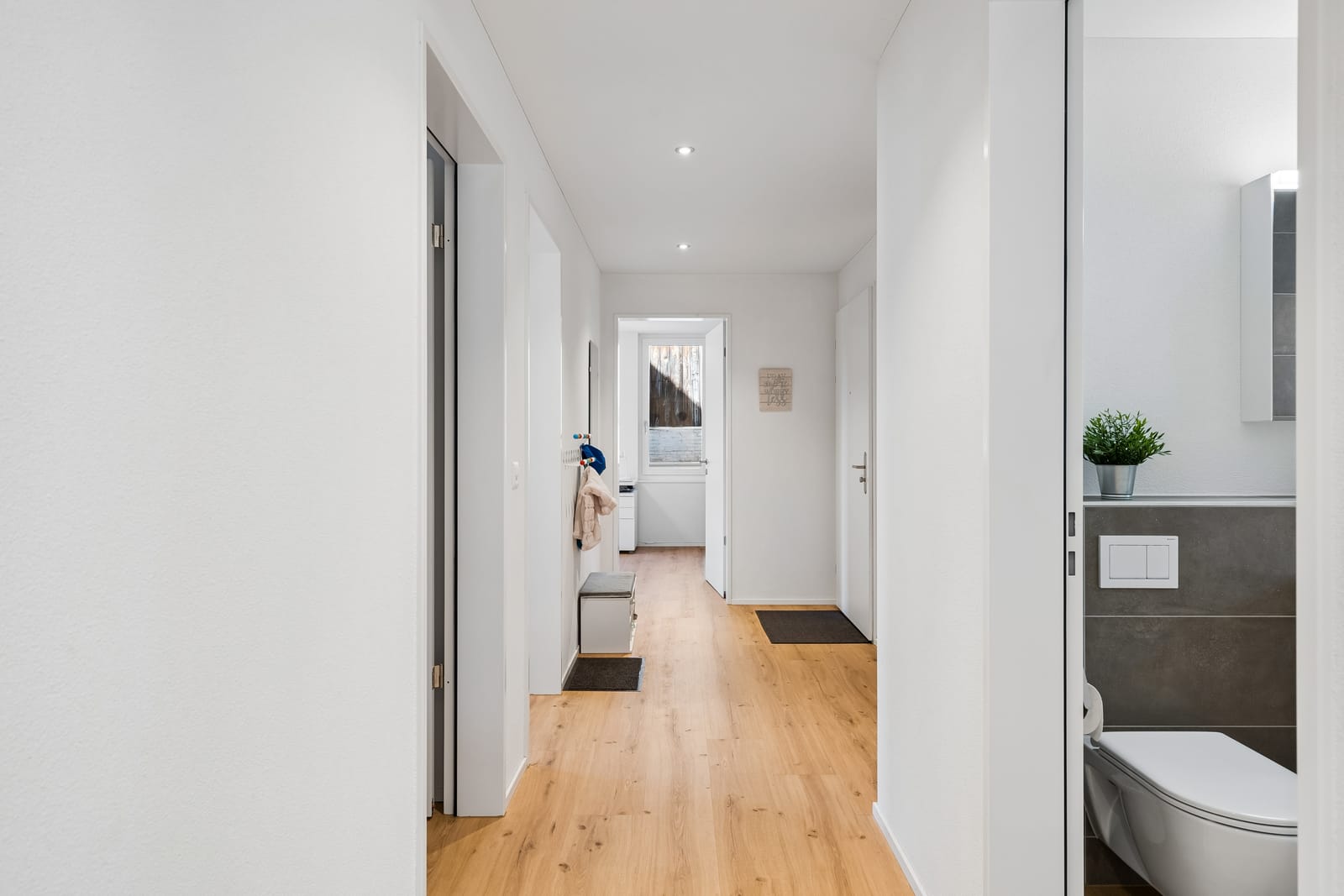 Zentral, ruhig und lichtdurchflutet - Ihr neues Zuhause im Herzen von Hettlingen — Ansicht 12