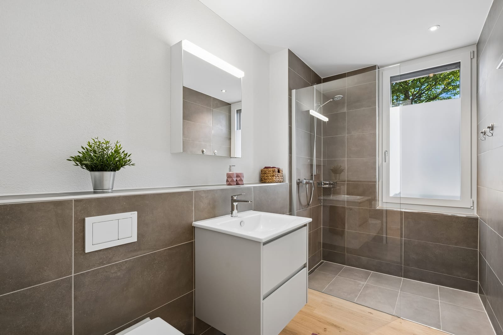 Zentral, ruhig und lichtdurchflutet - Ihr neues Zuhause im Herzen von Hettlingen — Ansicht 10