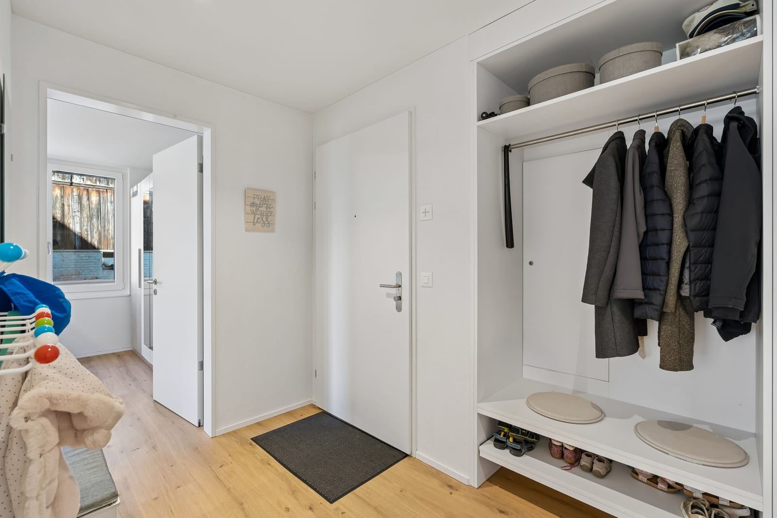 Zentral, ruhig und lichtdurchflutet - Ihr neues Zuhause im Herzen von Hettlingen — Ansicht 13