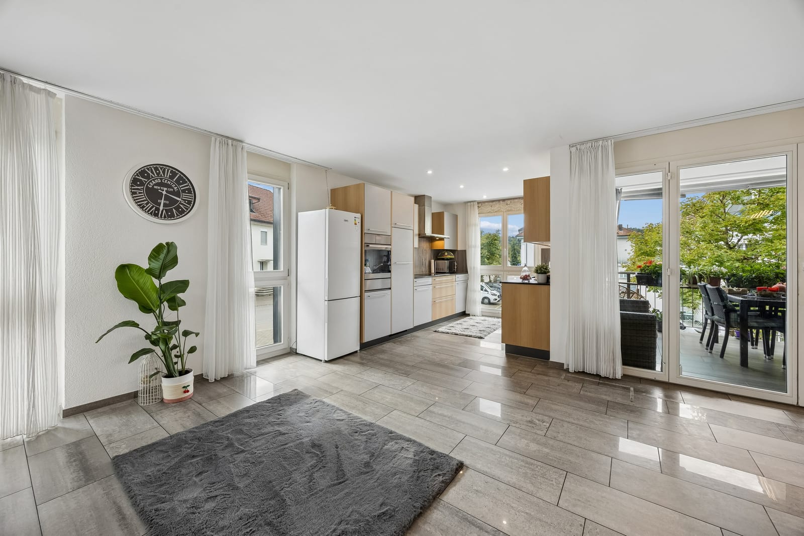 Ihr neues Zuhause im Grünen: 158 m² Wohngenuss auf einer Etage – stilvoll und modern — Ansicht 4