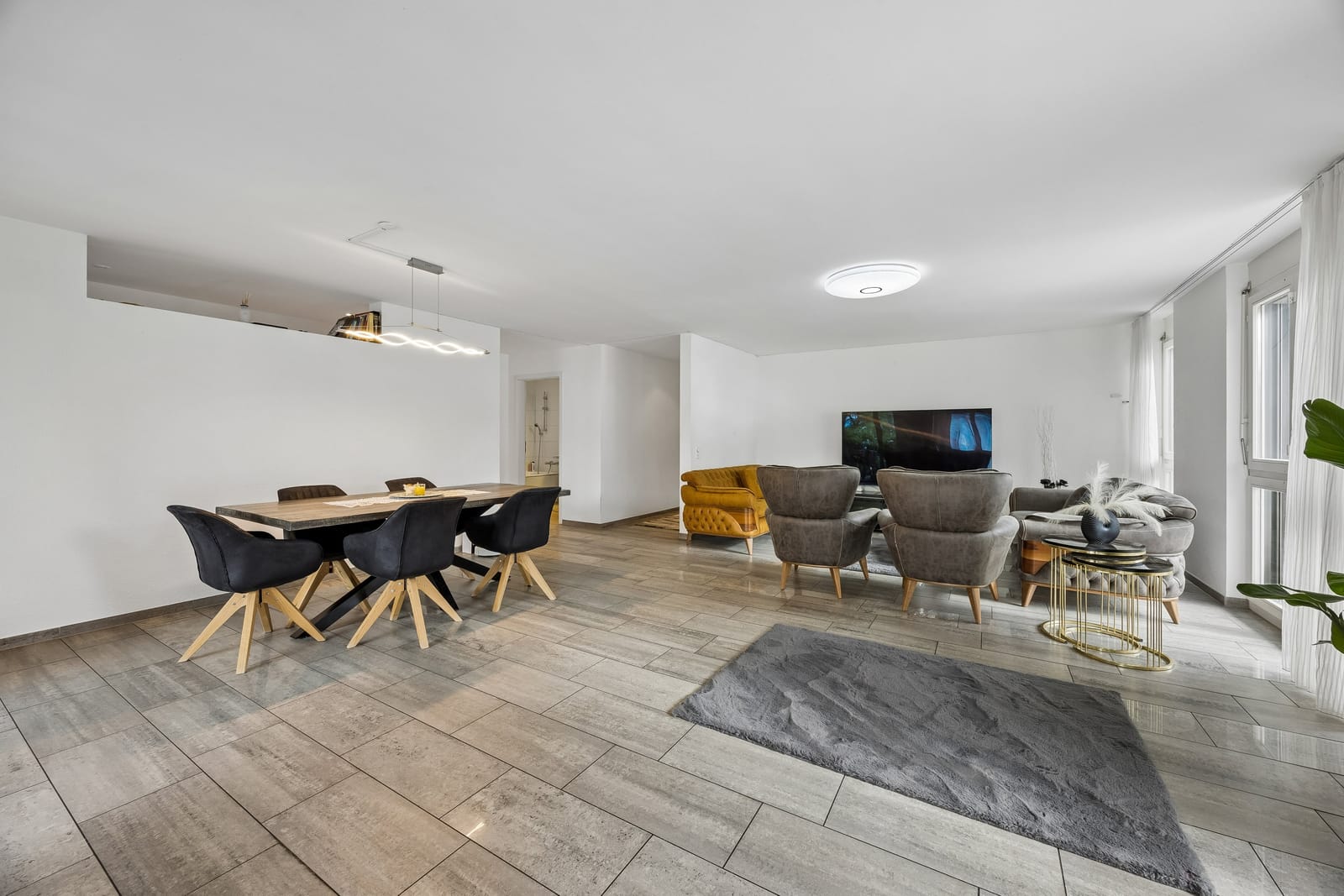 Ihr neues Zuhause im Grünen: 158 m² Wohngenuss auf einer Etage – stilvoll und modern — Ansicht 2