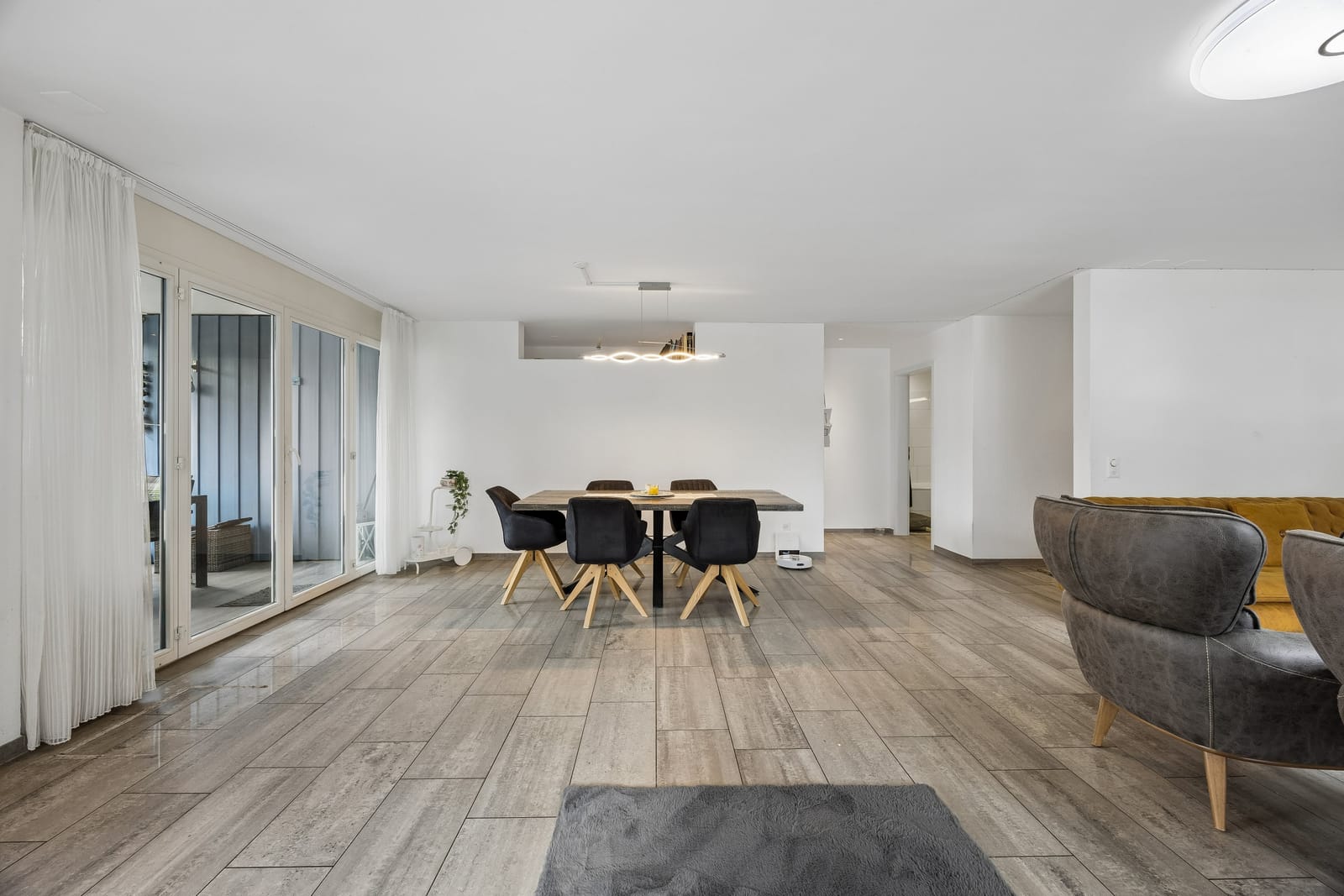 Ihr neues Zuhause im Grünen: 158 m² Wohngenuss auf einer Etage – stilvoll und modern — Ansicht 3