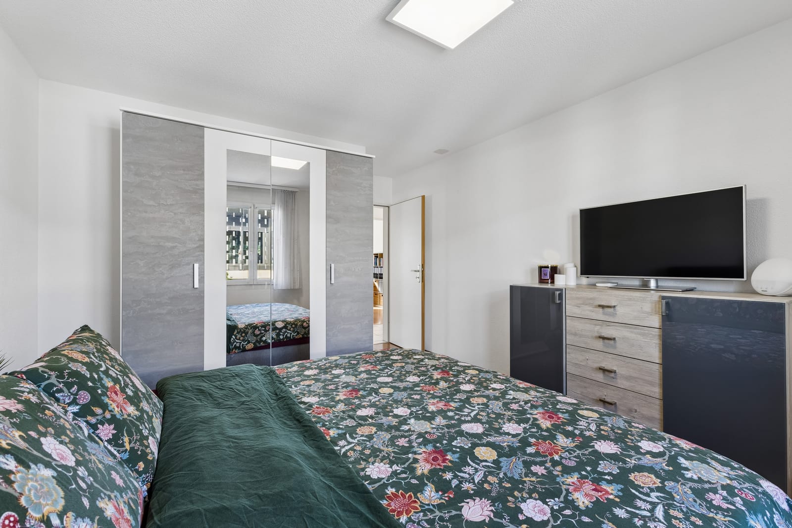 4.5-Zimmer-Wohnung mit Cheminée und drei Parkplätzen — Ansicht 7