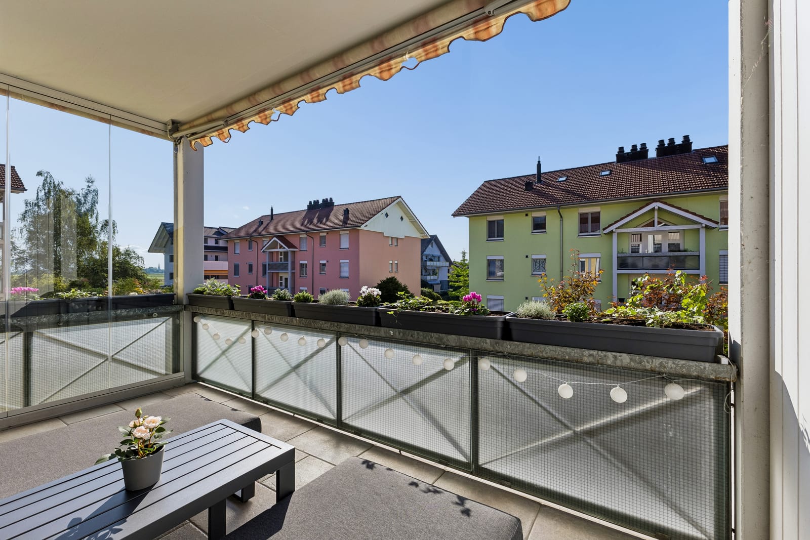 4.5-Zimmer-Wohnung mit Cheminée und drei Parkplätzen — Ansicht 4