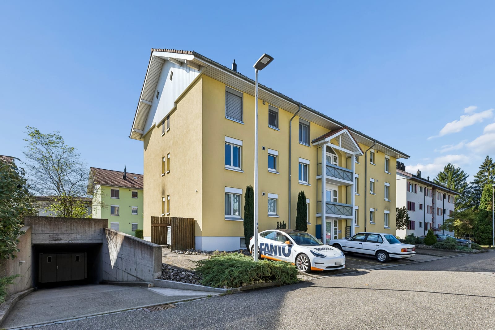 4.5-Zimmer-Wohnung mit Cheminée und drei Parkplätzen — Ansicht 13