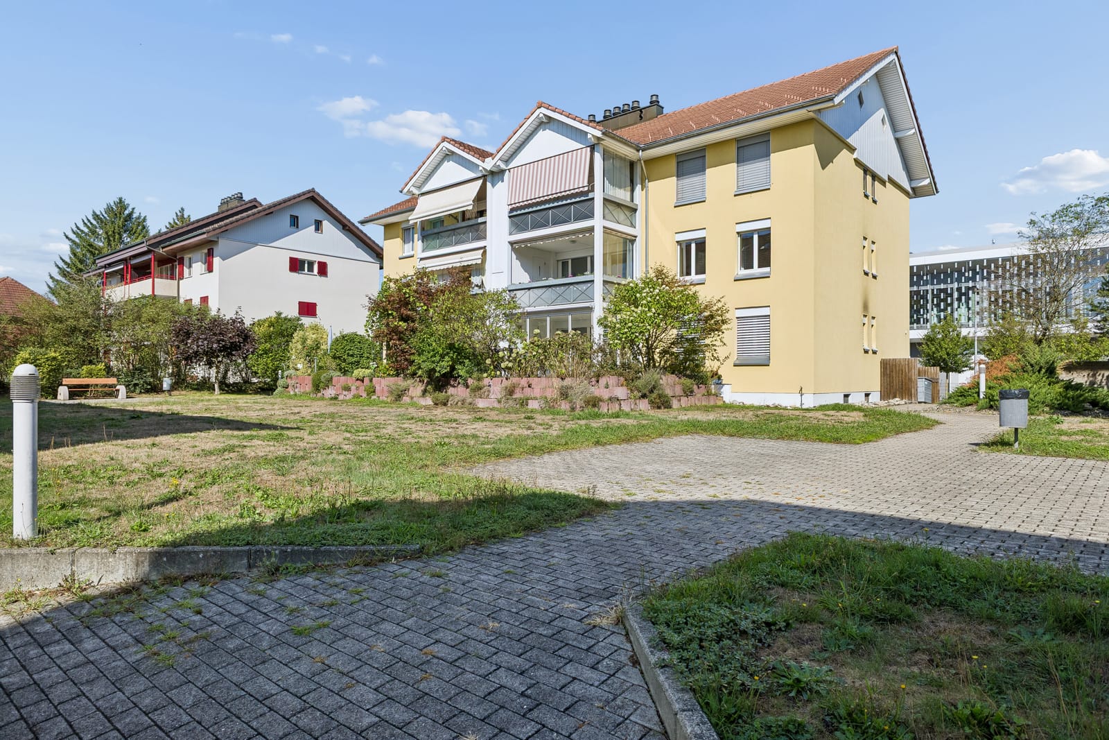 4.5-Zimmer-Wohnung mit Cheminée und drei Parkplätzen — Ansicht 12
