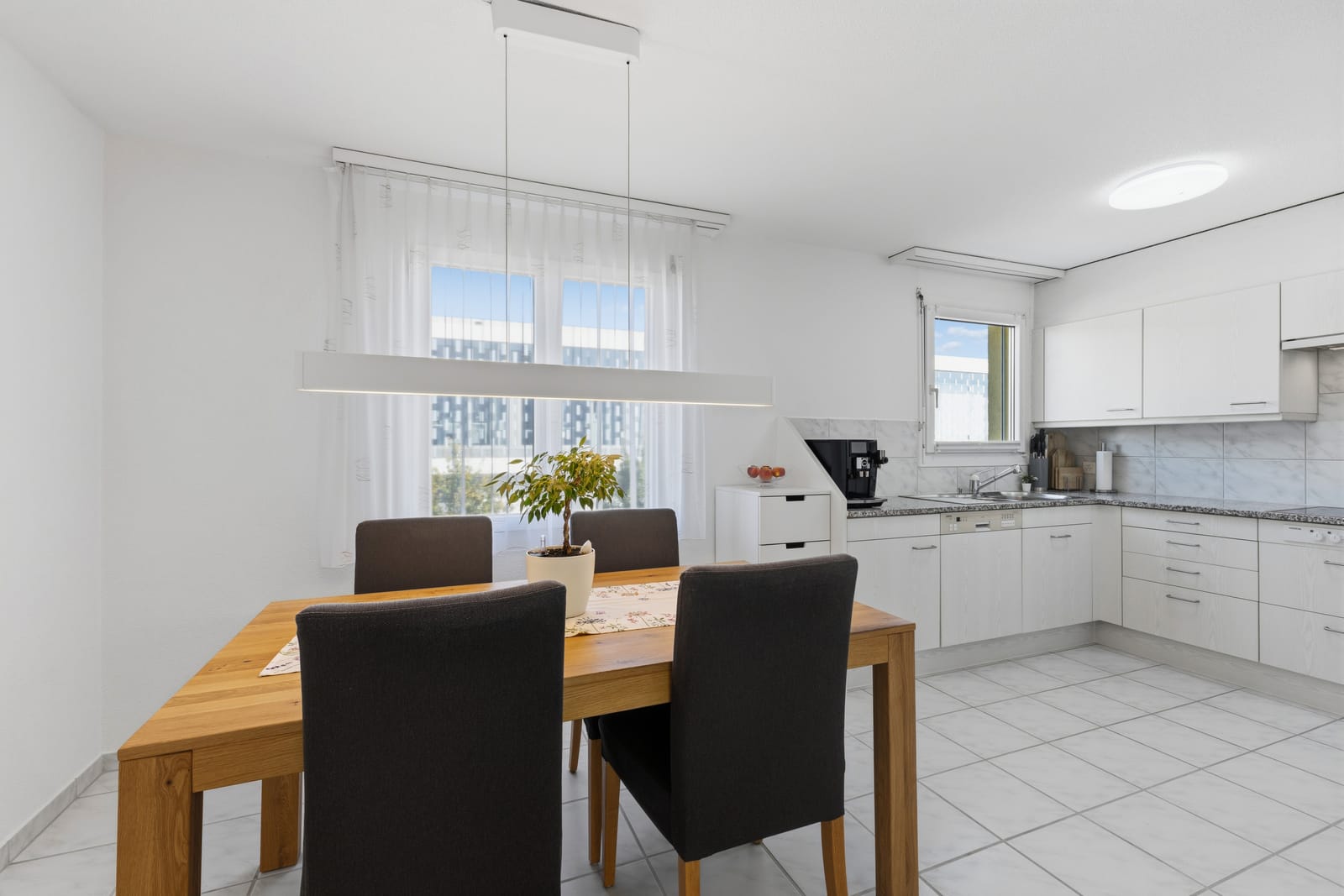 4.5-Zimmer-Wohnung mit Cheminée und drei Parkplätzen — Ansicht 15