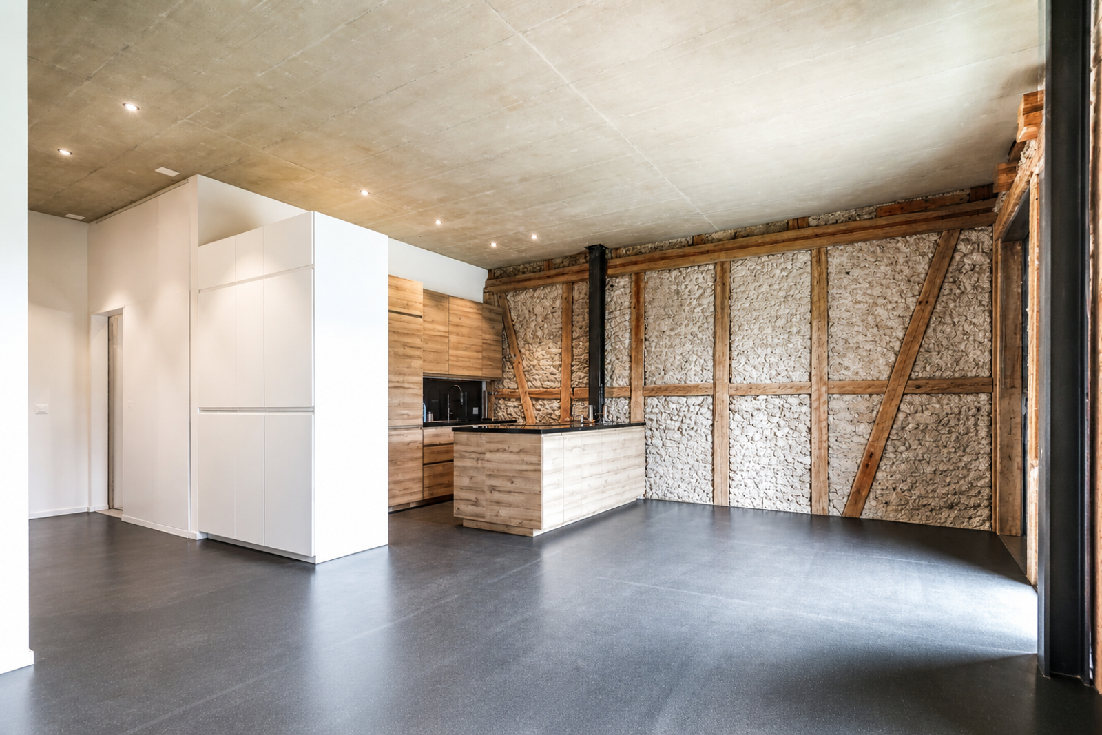 Historisches Bijou mit modernem Ausbaustandard – 2.5-Zimmer-Wohnung mit Balkon — Ansicht 14