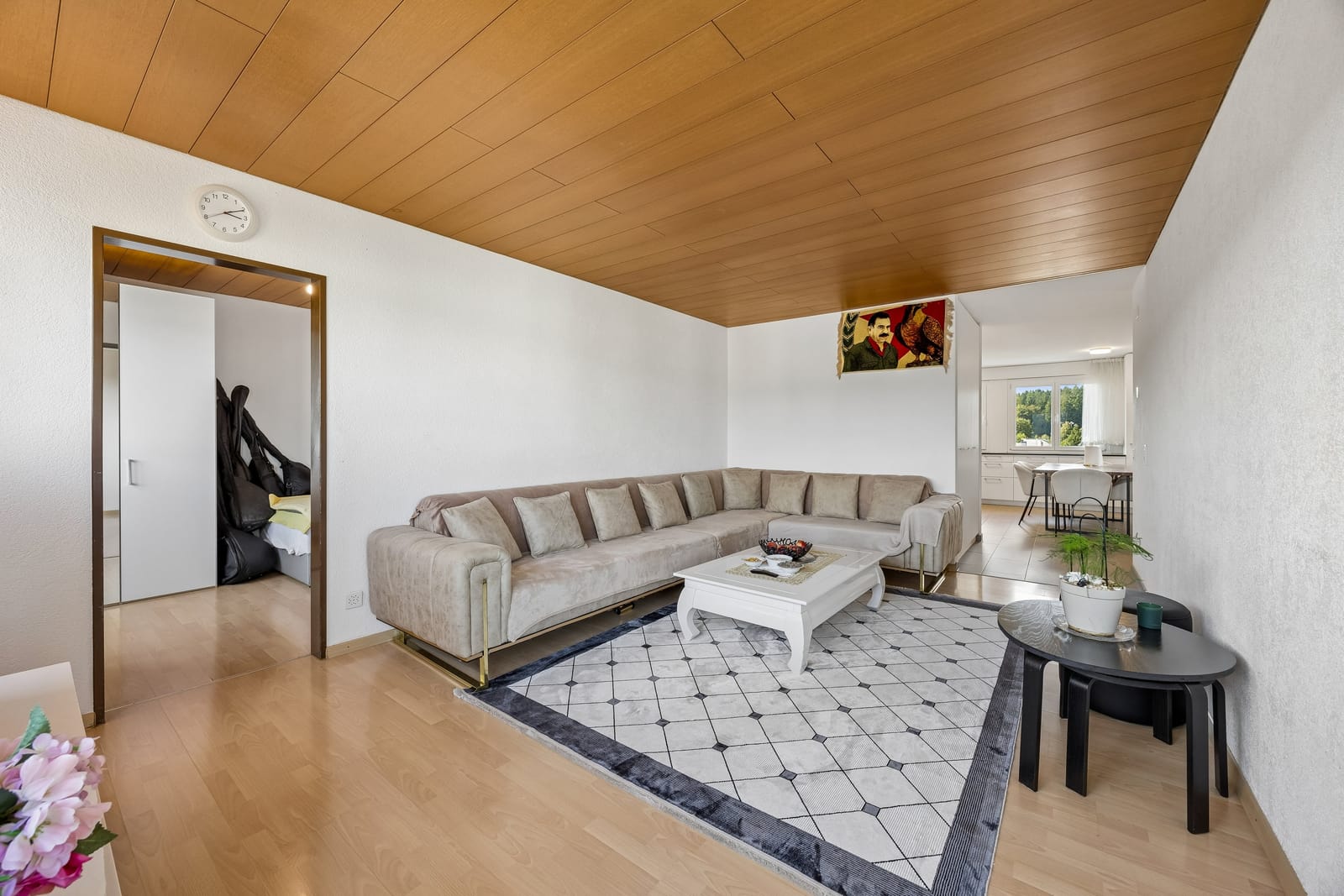 Attraktive 4.5-Zimmer-Wohnung im obersten Geschoss mit Lift und neuer Küche — Ansicht 4