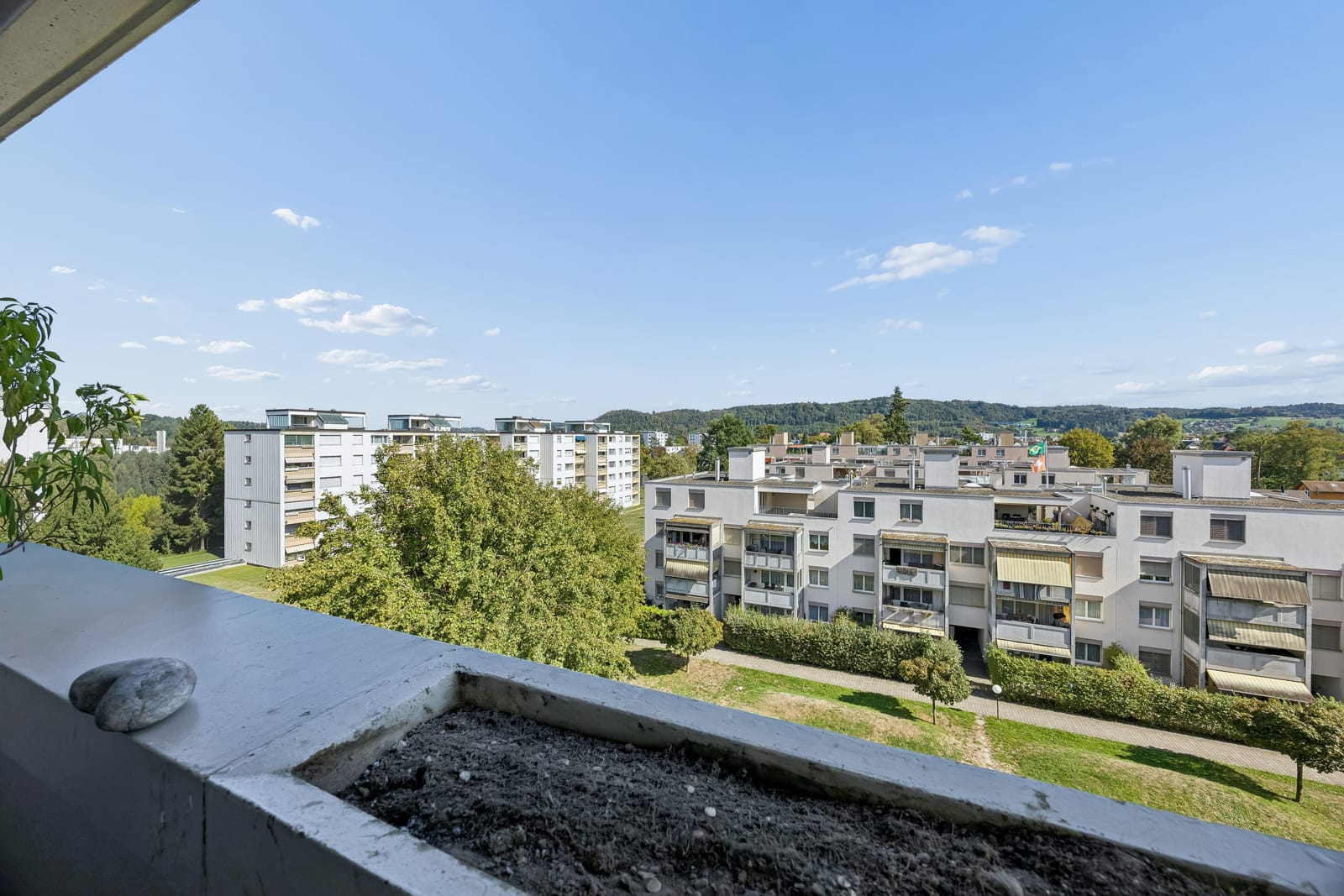 Attraktive 4.5-Zimmer-Wohnung im obersten Geschoss mit Lift und neuer Küche — Ansicht 7