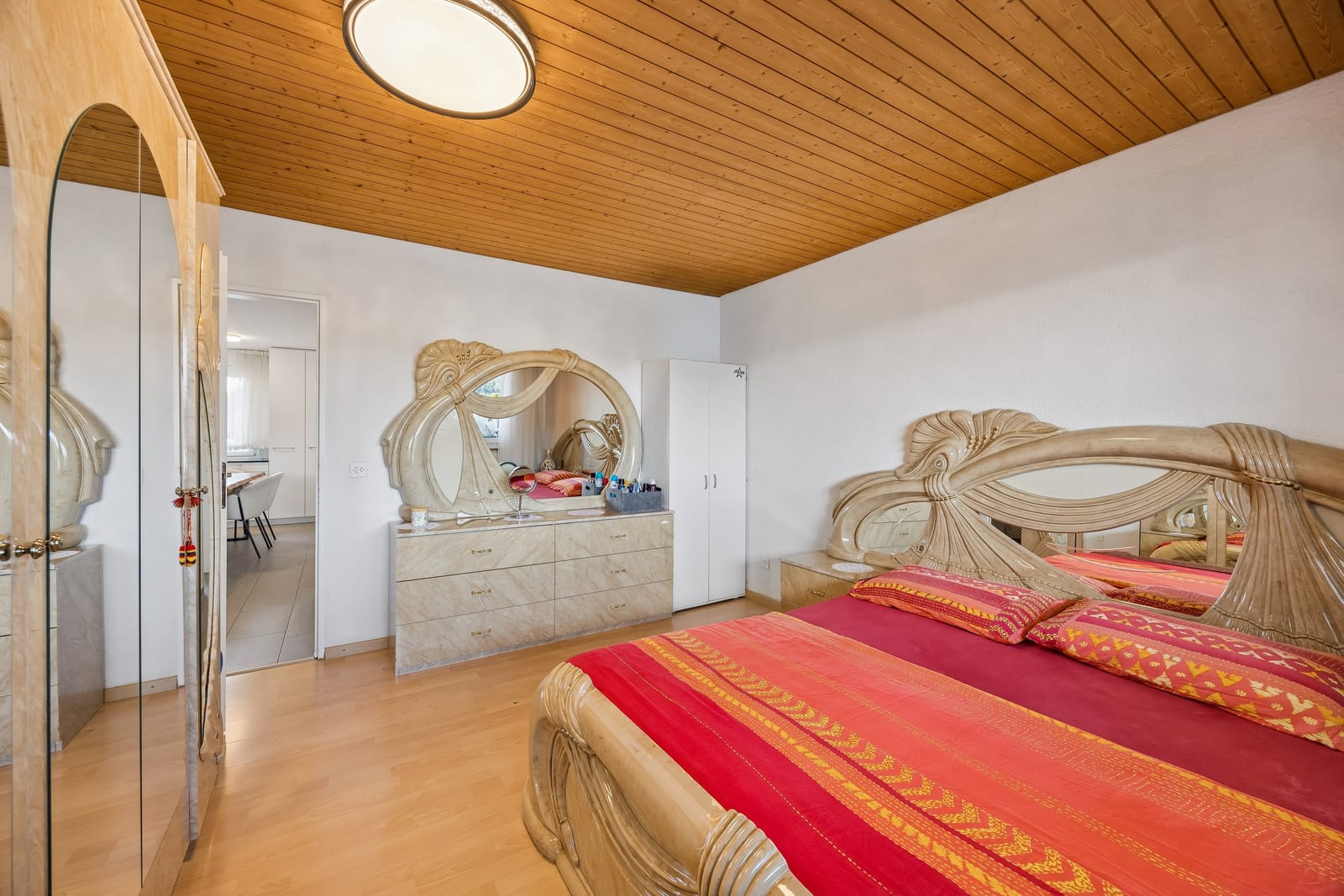Attraktive 4.5-Zimmer-Wohnung im obersten Geschoss mit Lift und neuer Küche — Ansicht 10
