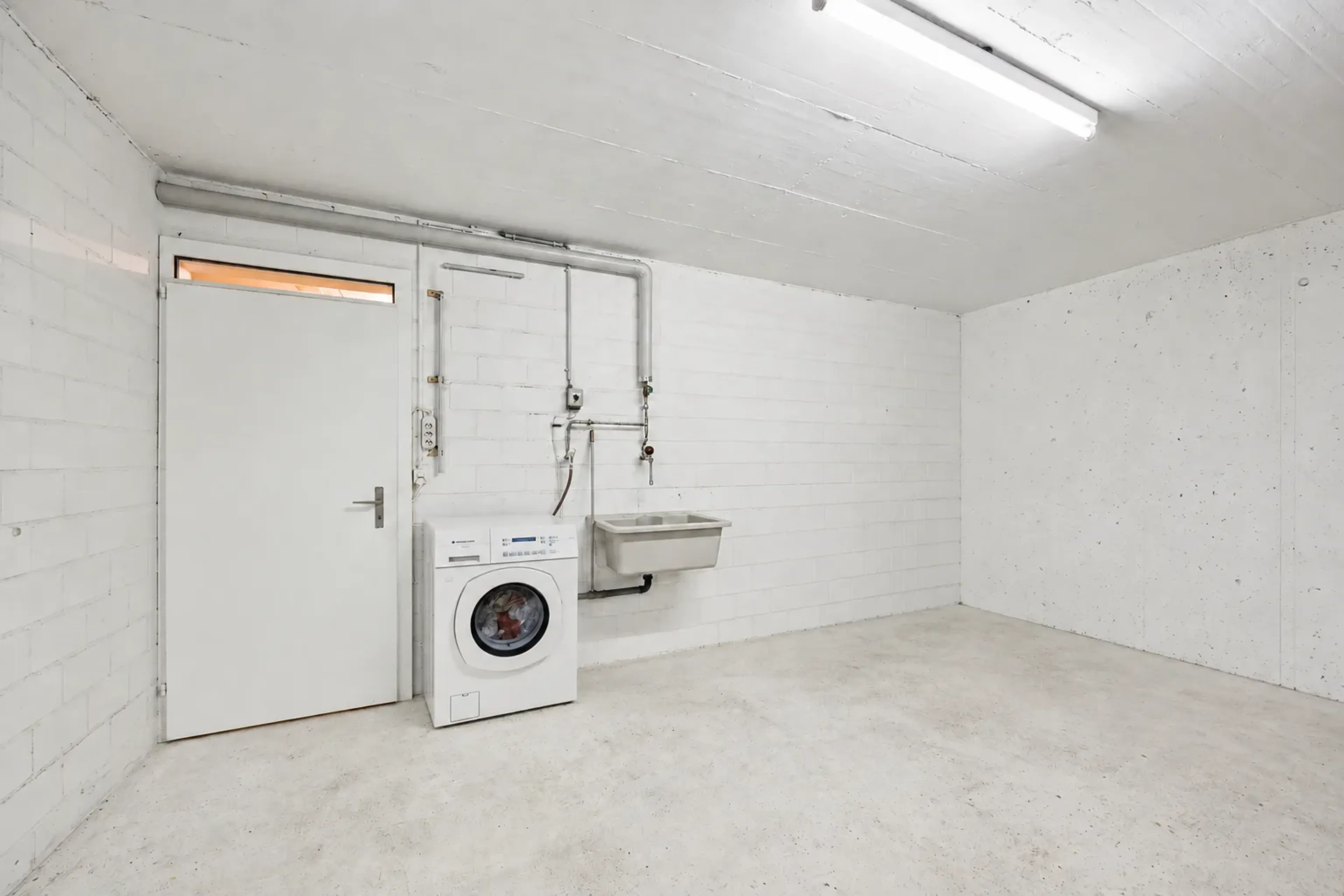 Allein unter dem Dach – 4½ Zimmer mit offenem Dachstuhl, Terrasse und Weitsicht - 25