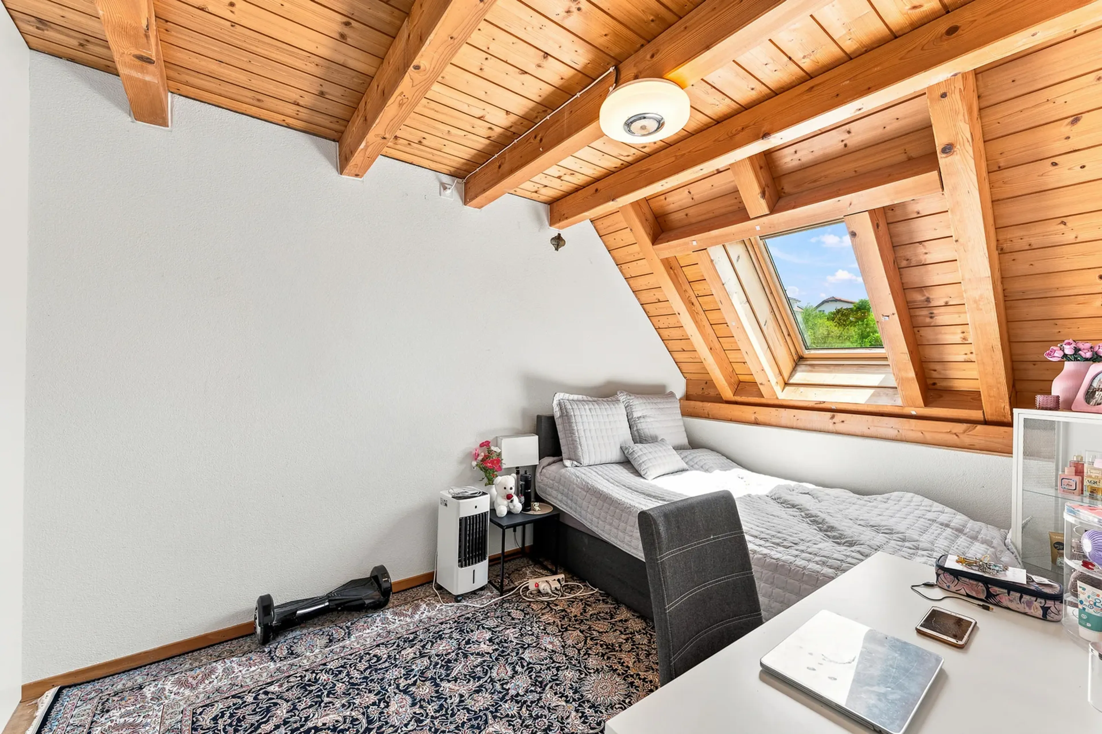 Grosszügige 6.5-Zimmer-Dach-Maisonette – Ein Zuhause für die ganze Familie - 10