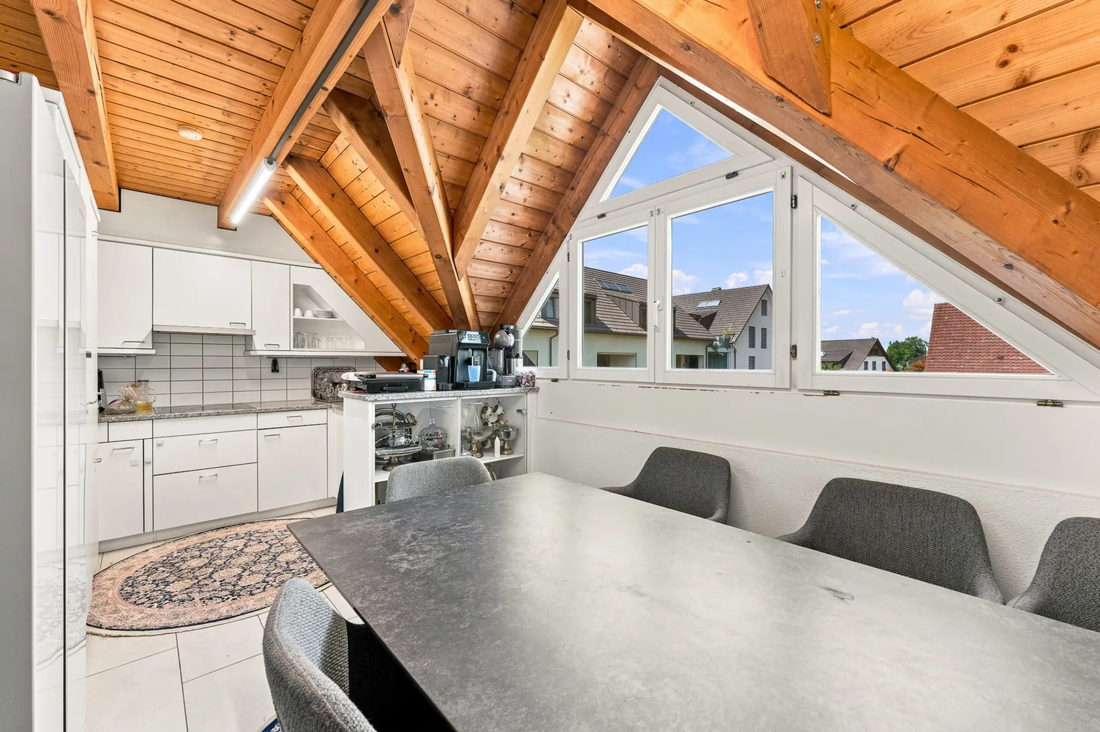 Grosszügige 6.5-Zimmer-Dach-Maisonette – Ein Zuhause für die ganze Familie - 5