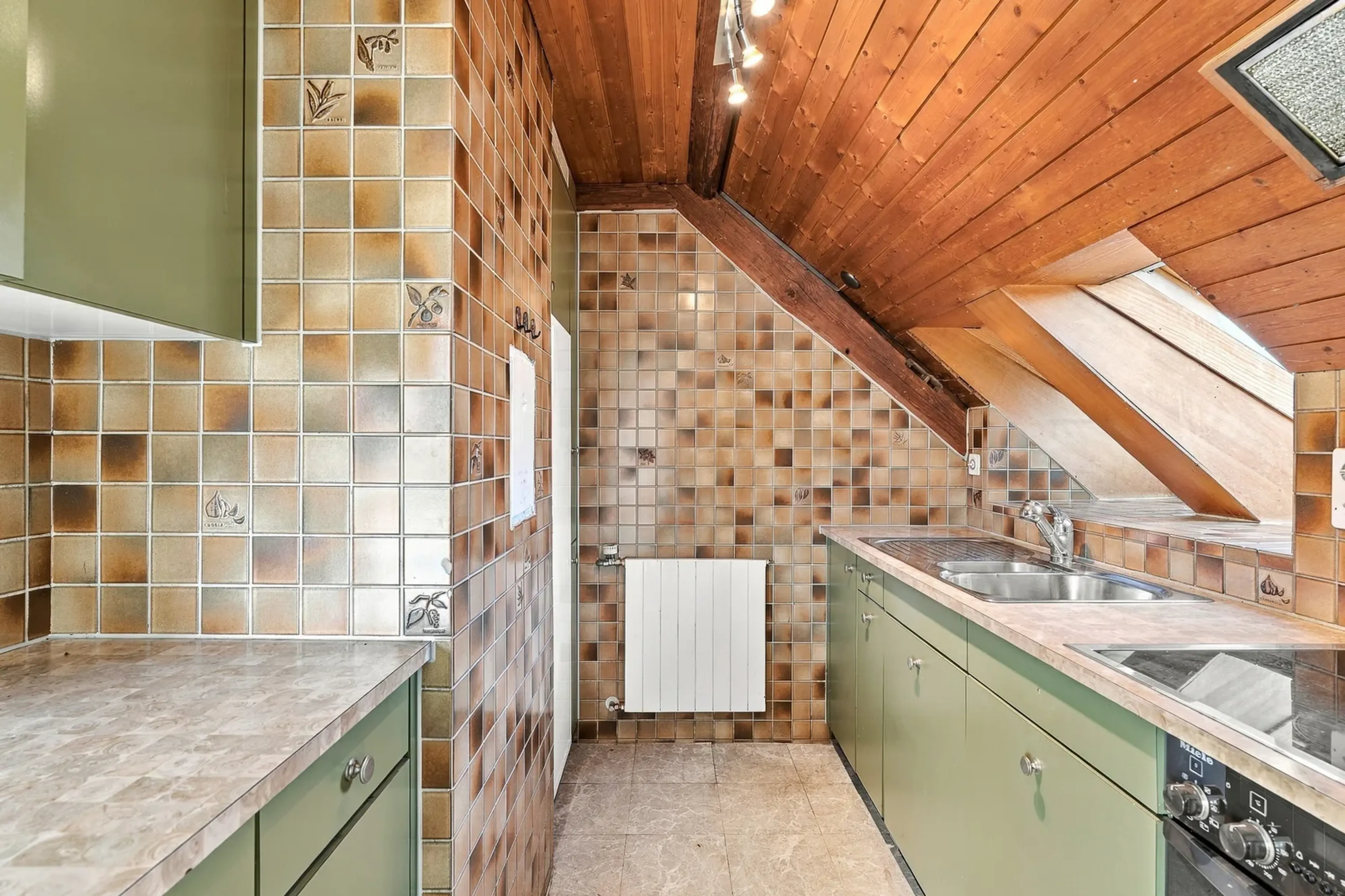 9.5-Zimmer-Haus mit Dachwohnung und Scheune in Würenlos - 10