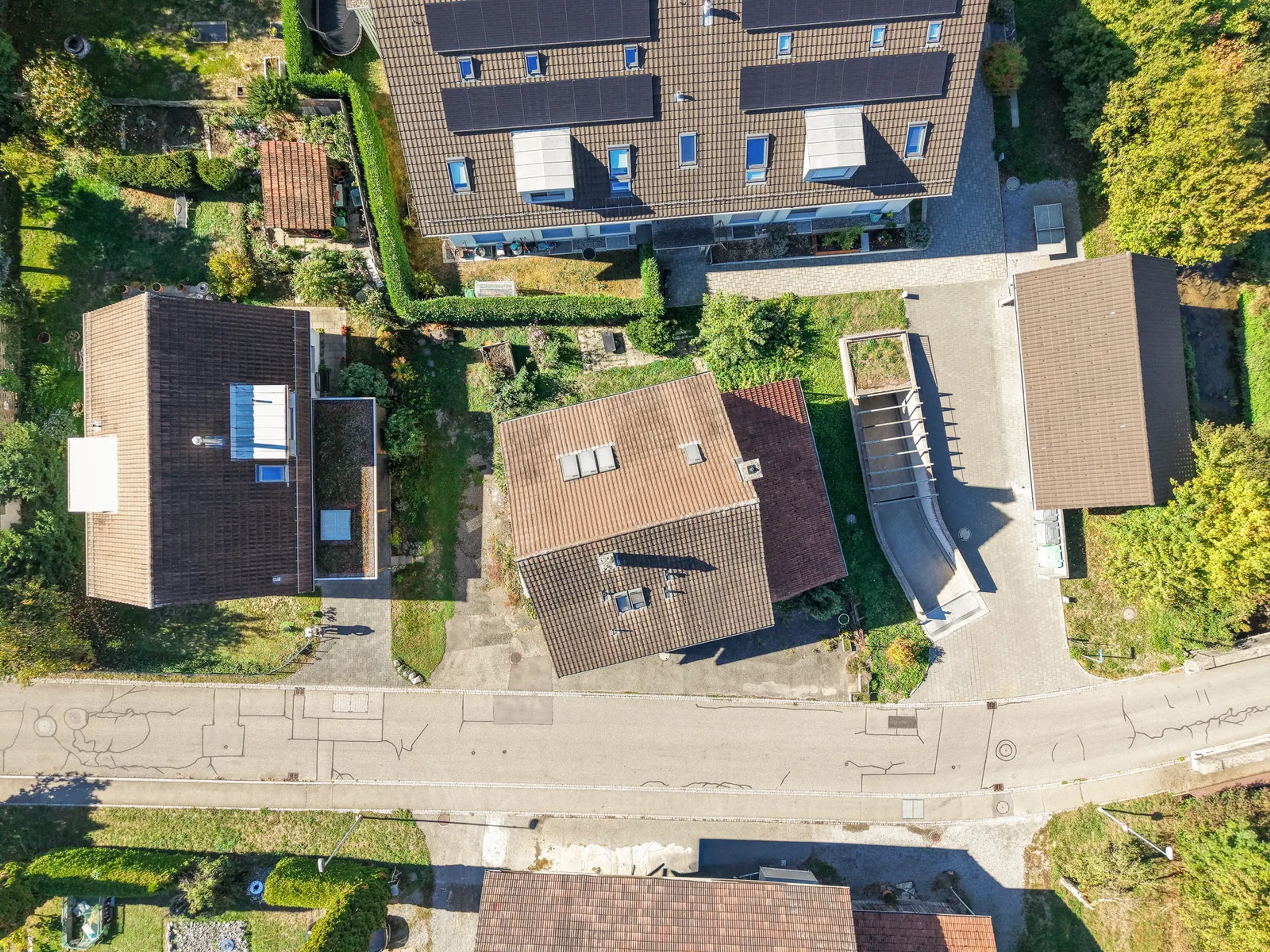 9.5-Zimmer-Haus mit Dachwohnung und Scheune in Würenlos - 14