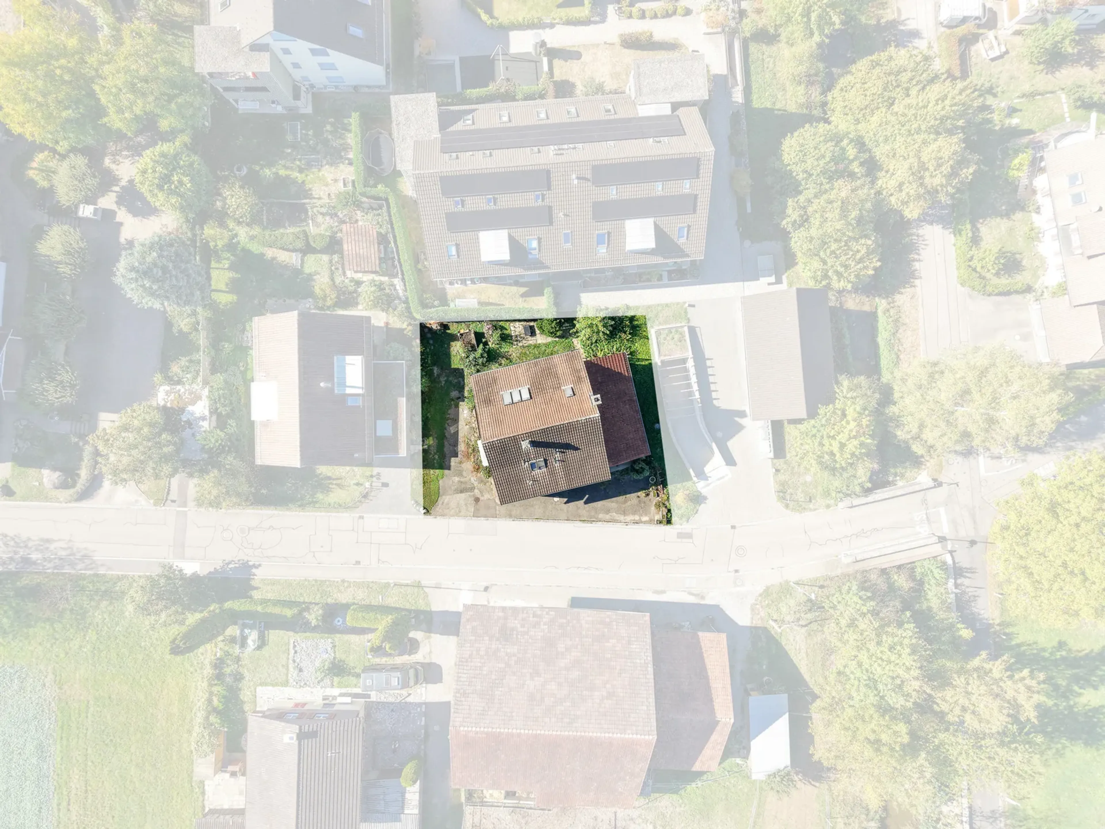 9.5-Zimmer-Haus mit Dachwohnung und Scheune in Würenlos - 15