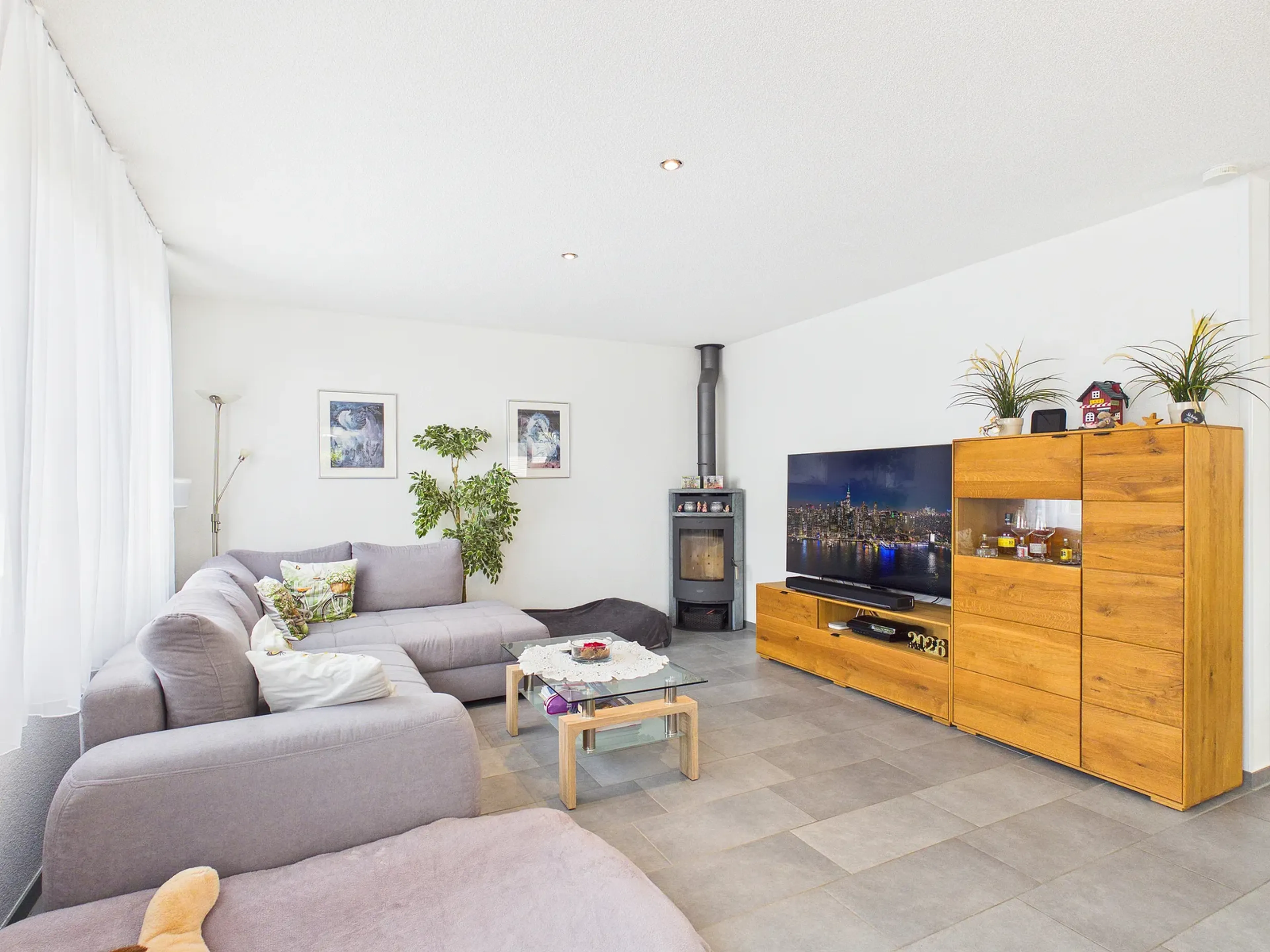Modernes Einfamilienhaus mit Garten und schöner Weitsicht in Wolfwil - 11