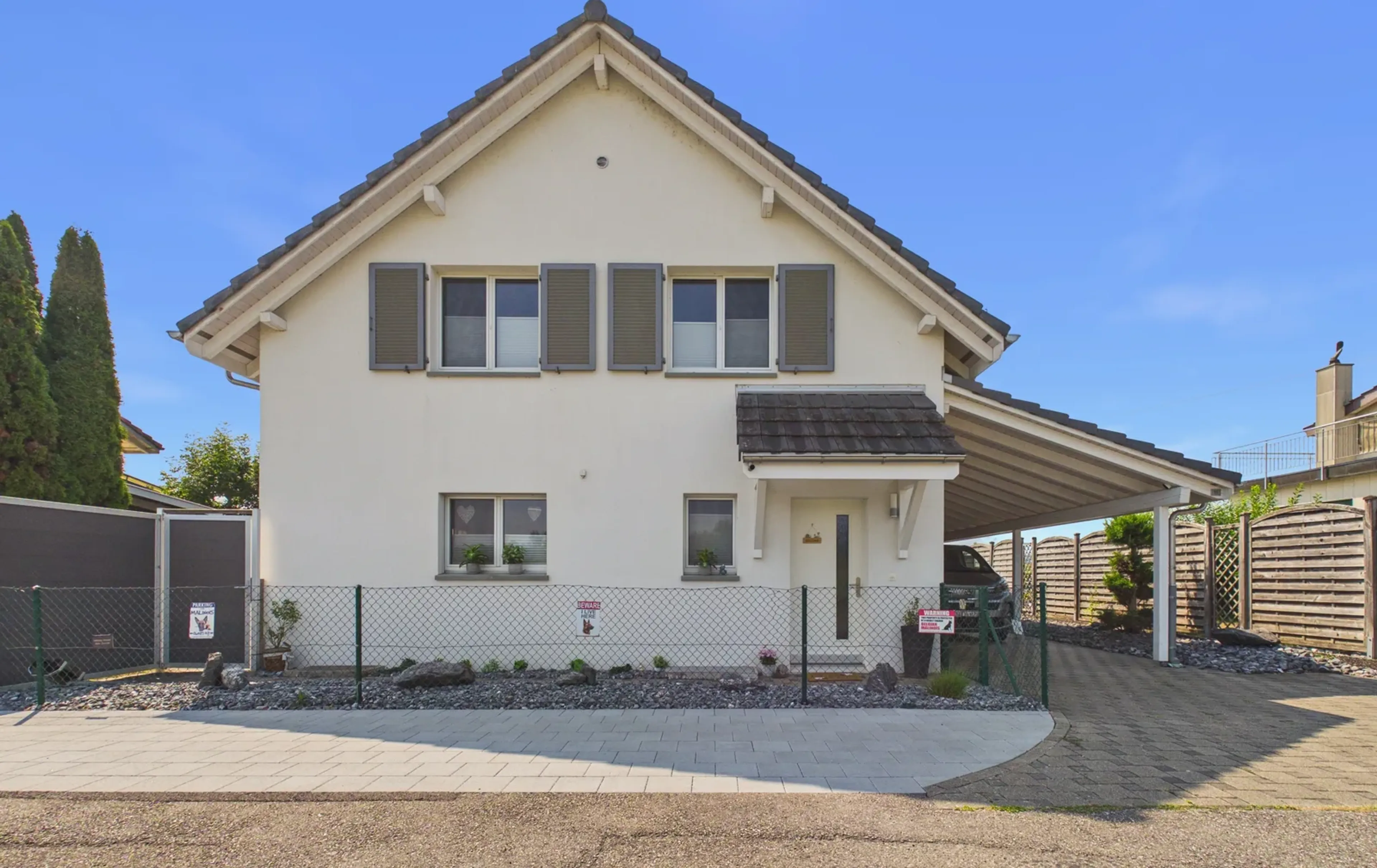 Modernes Einfamilienhaus mit Garten und schöner Weitsicht in Wolfwil