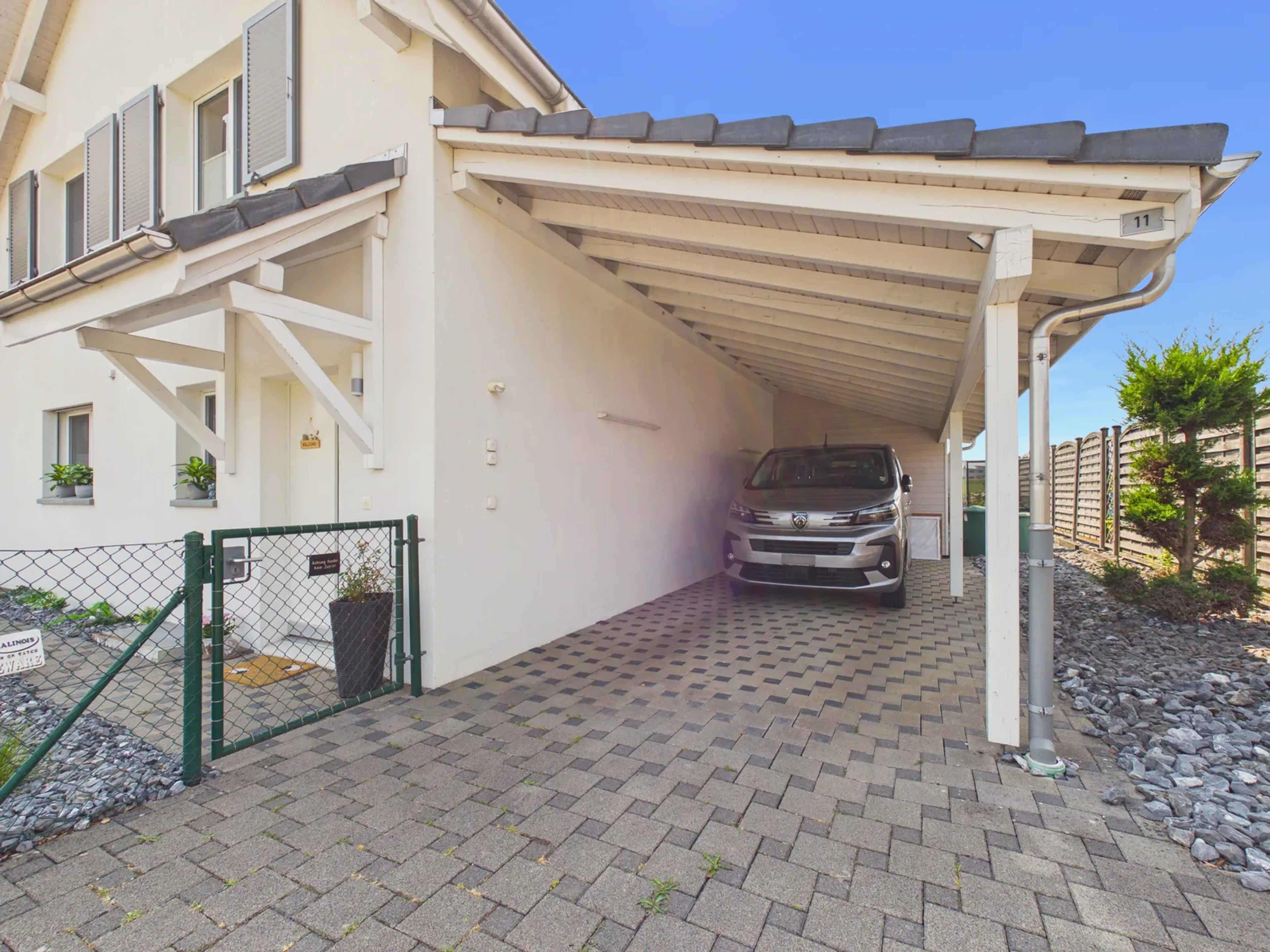 Modernes Einfamilienhaus mit Garten und schöner Weitsicht in Wolfwil - 12