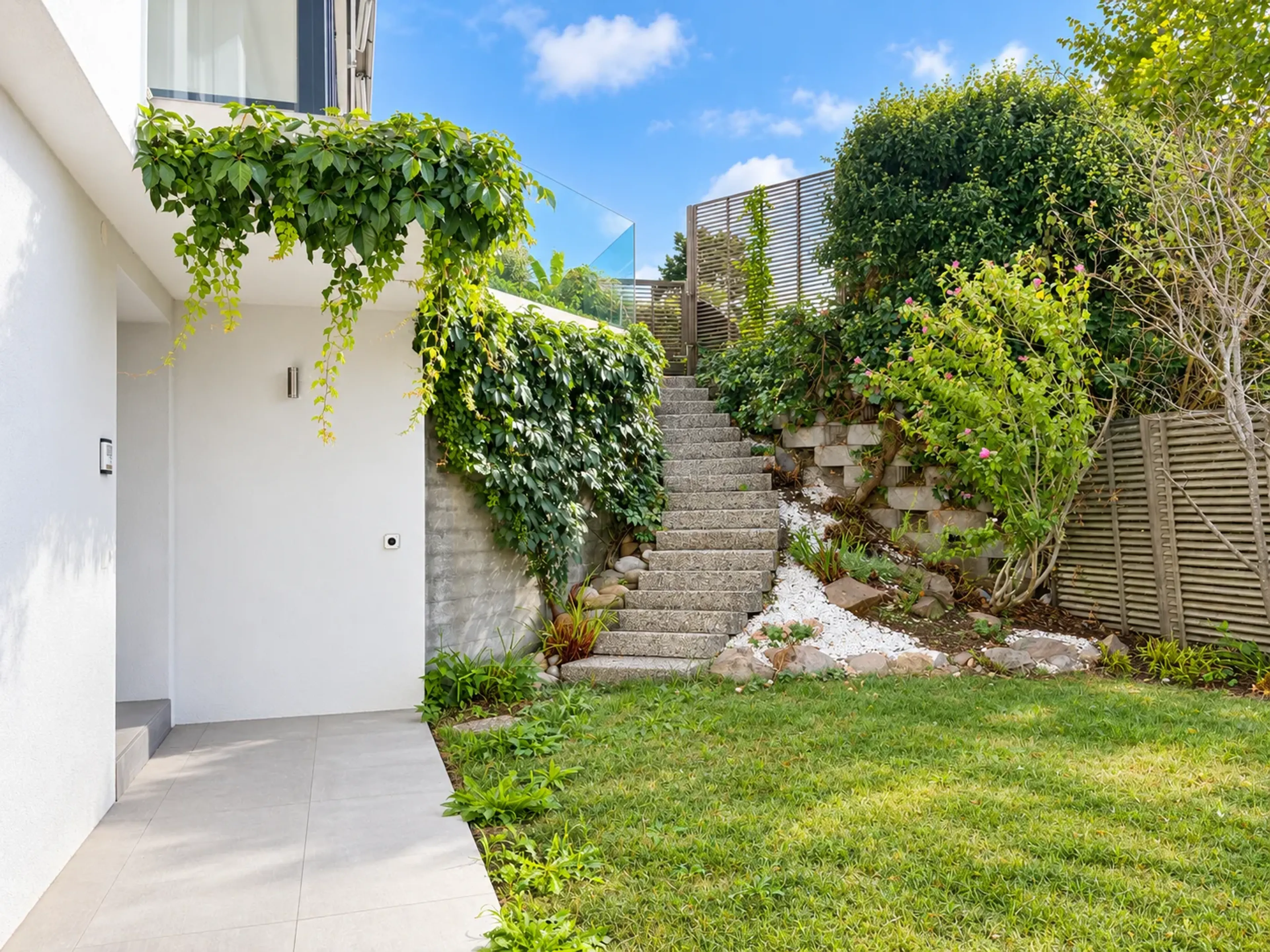 Grosszügiges Einfamilienhaus mit Pool und Garten in Füllinsdorf - 17