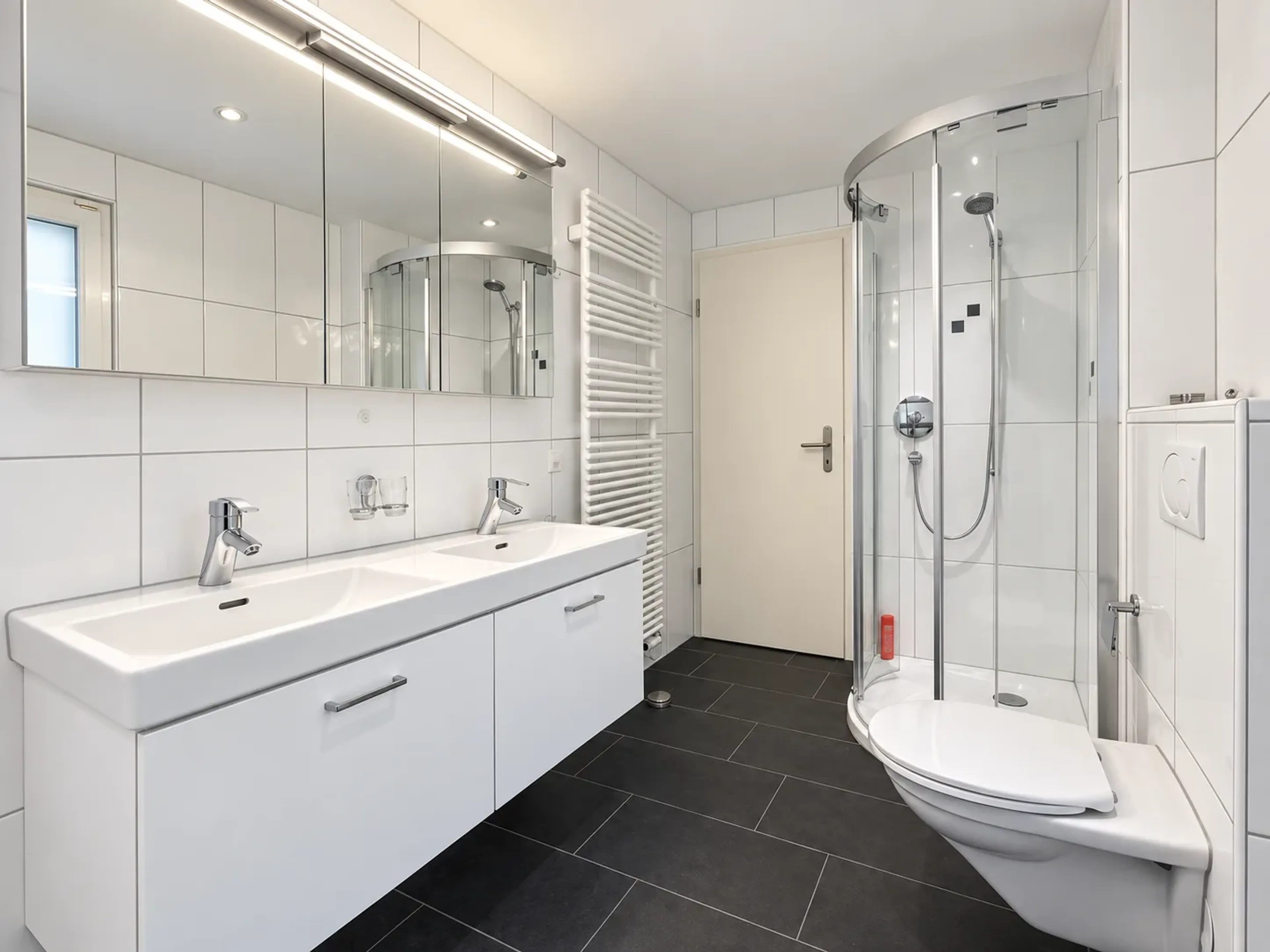 Grosszügiges Einfamilienhaus mit Pool und Garten in Füllinsdorf - 8