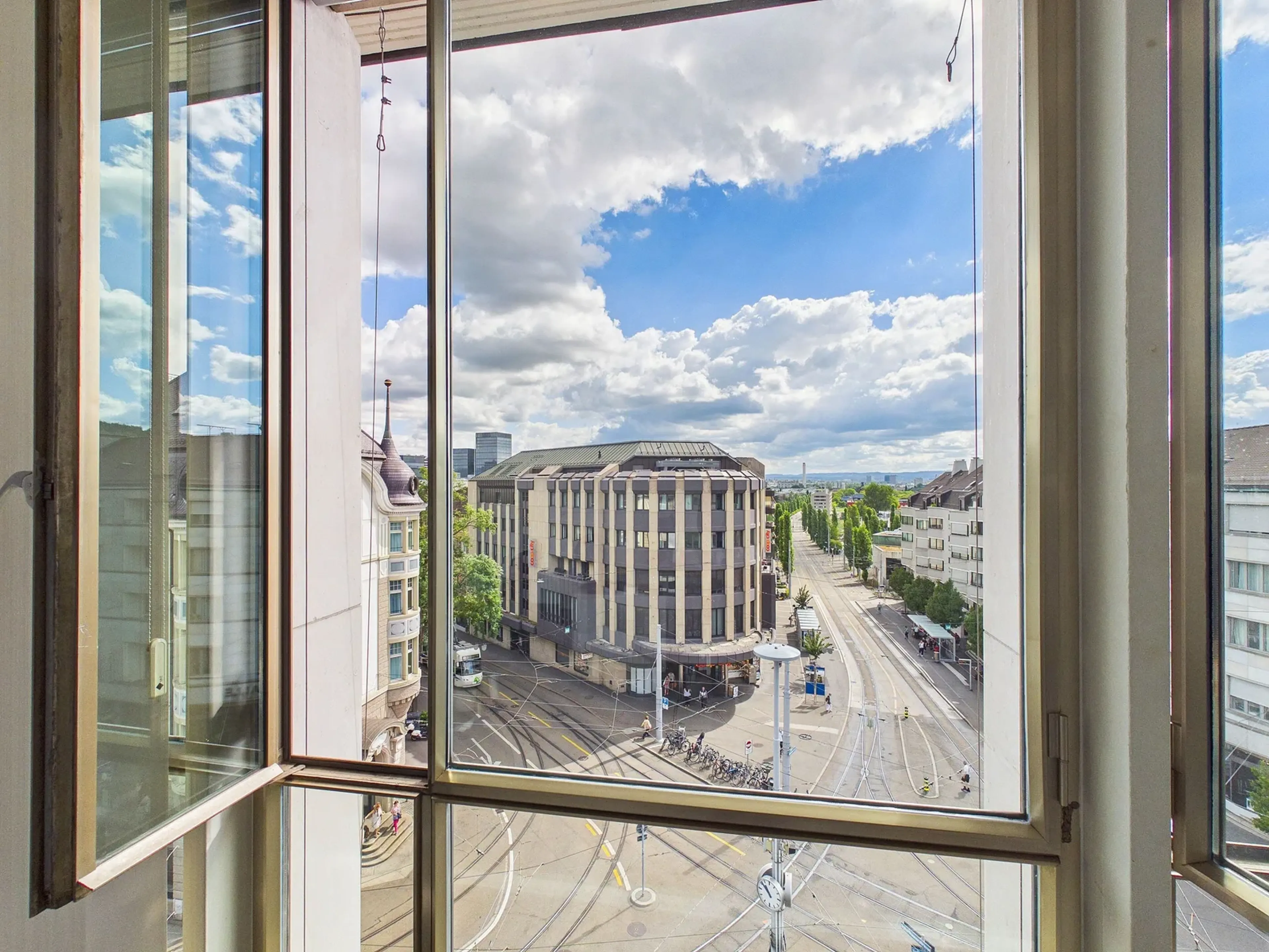 3.5-Zimmer Büro mit Aussicht in Zürich Oerlikon mieten