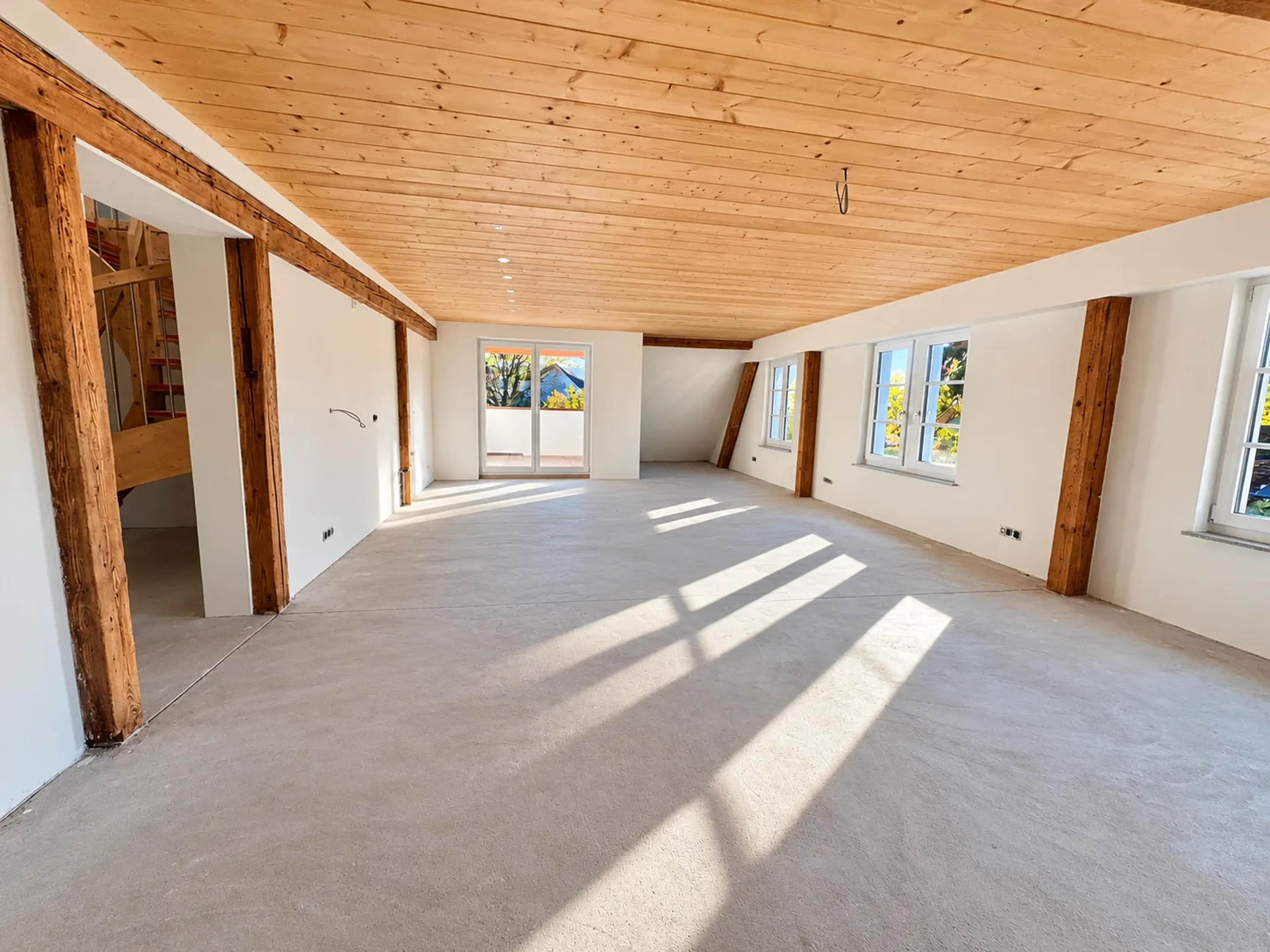 Grosszügige 4.5-Zimmer-Maisonette-Wohnung mit viel Charme - 4