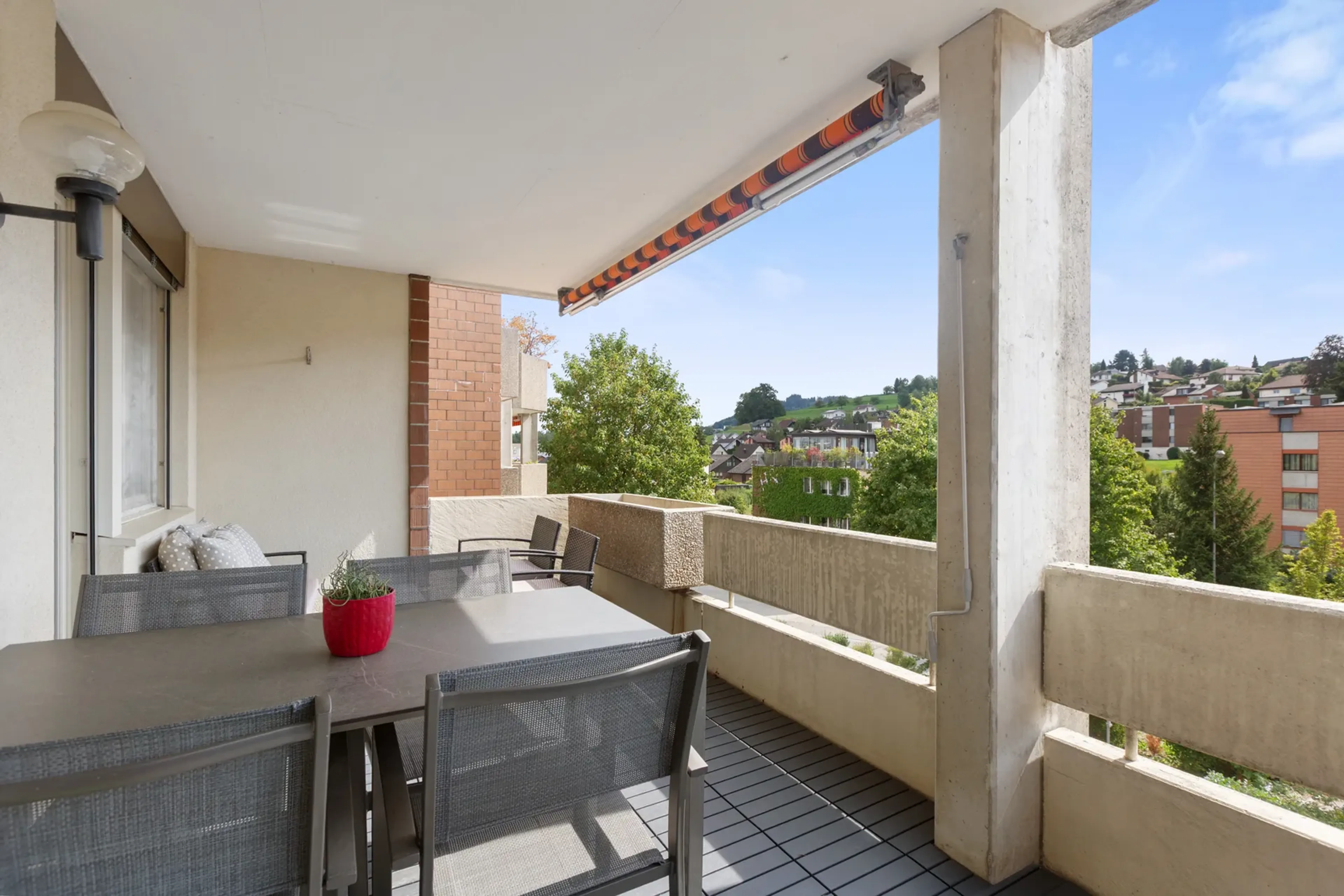 4.5-Zimmer-Wohnung mit Balkon und Schwedenofen in Oberuzwil - 10