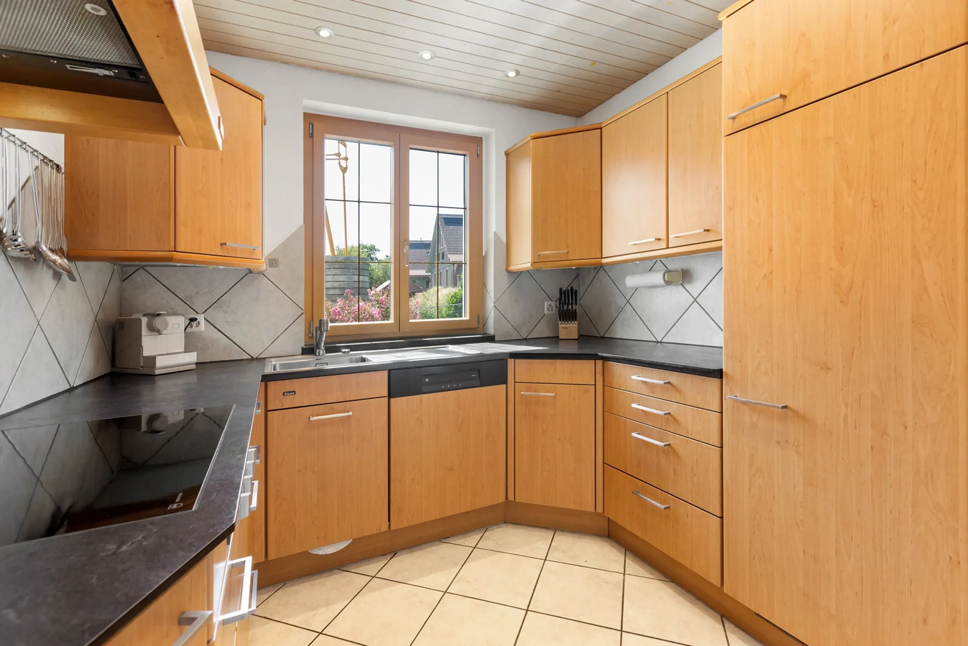 6.5-Zimmer-Einfamilienhaus mit Wintergarten in Grafstal - Bild 3