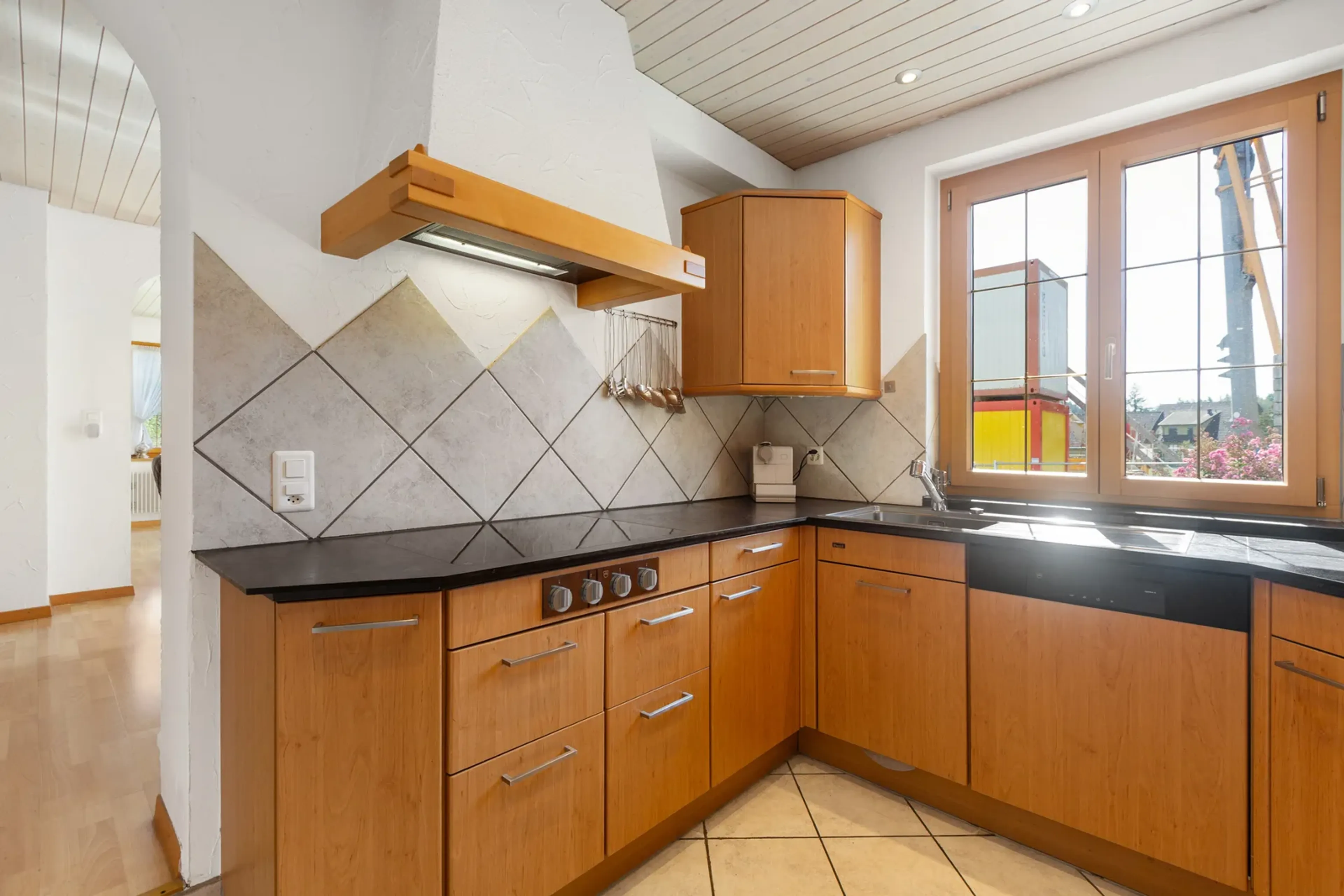 6.5-Zimmer-Einfamilienhaus mit Wintergarten in Grafstal - Bild 2