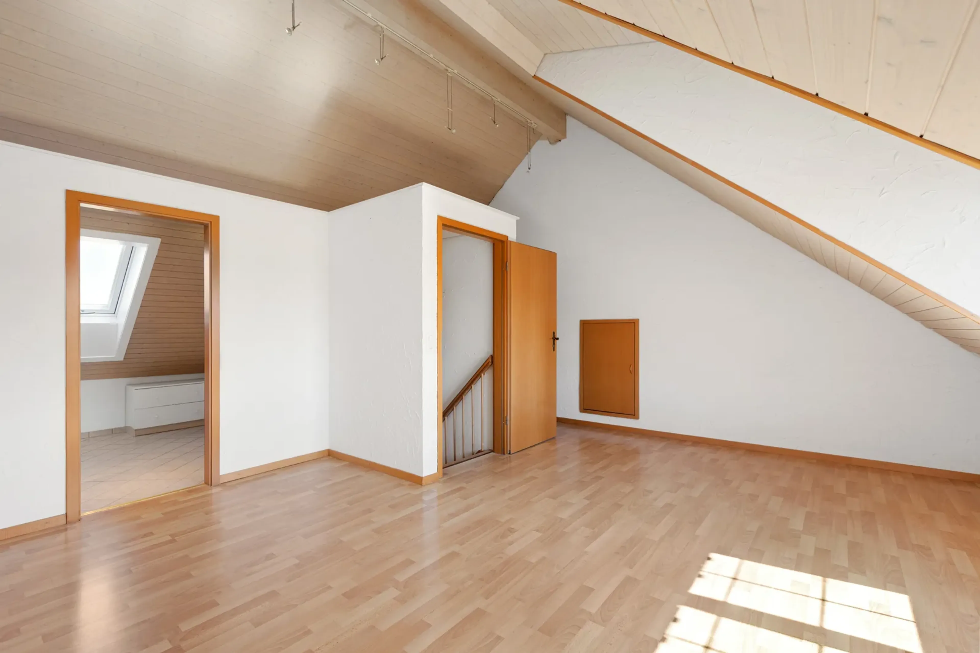 6.5-Zimmer-Einfamilienhaus mit Wintergarten in Grafstal - 16